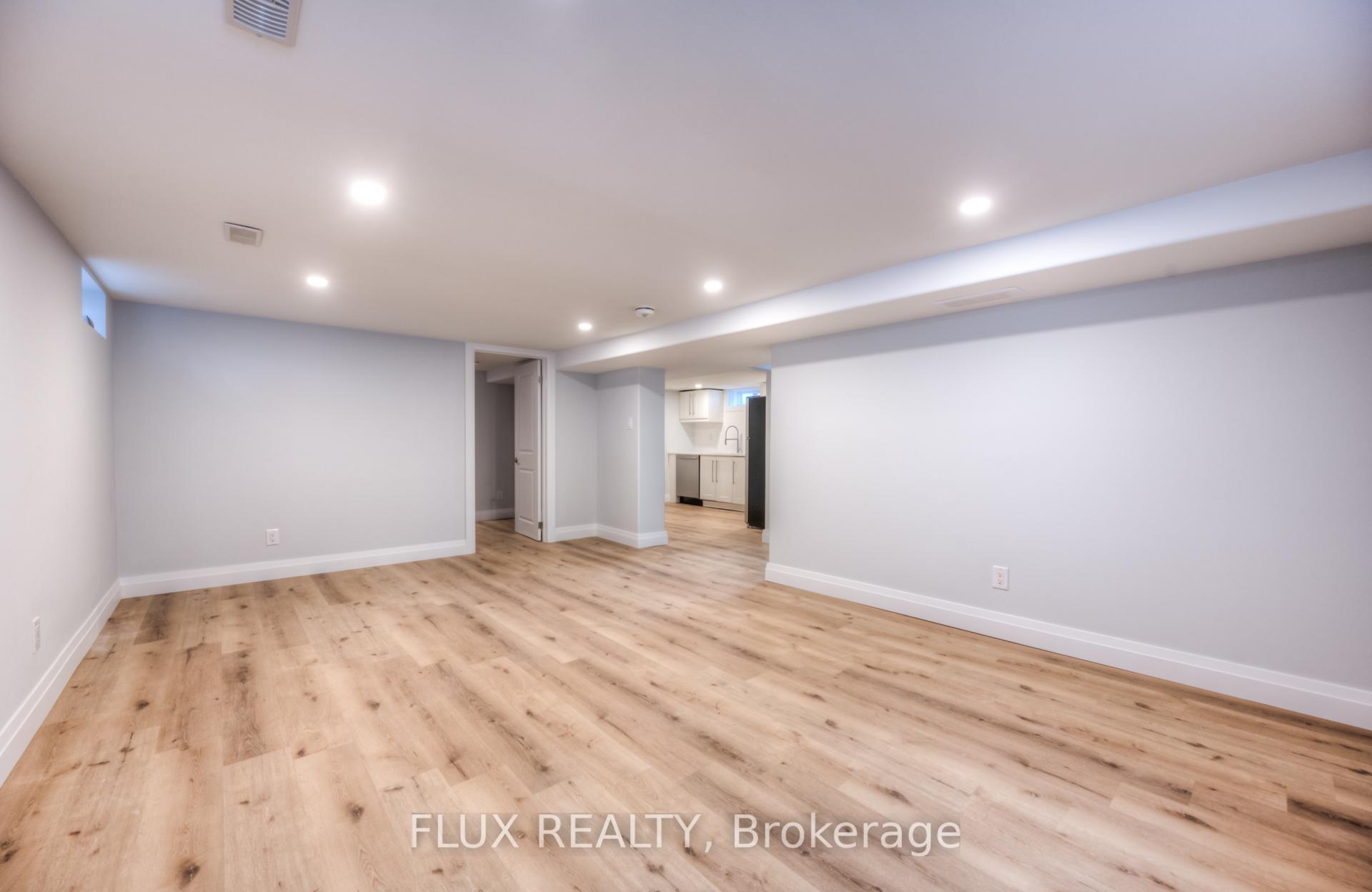 Photo 28 of 204 Clark Avenue, Kitchener — HOMEH