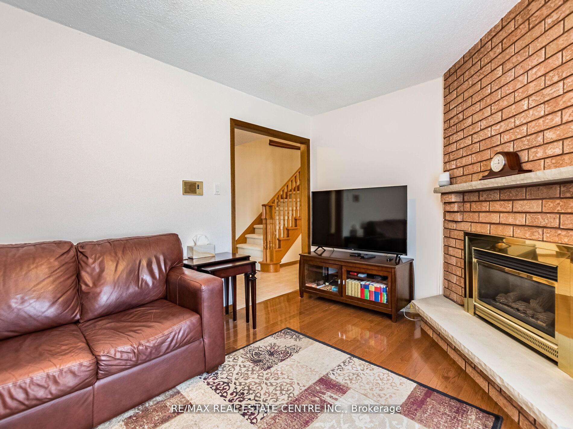 Photo 18 of 34 Inverary Drive, Brampton, Fletcher's Creek South — HOMEH