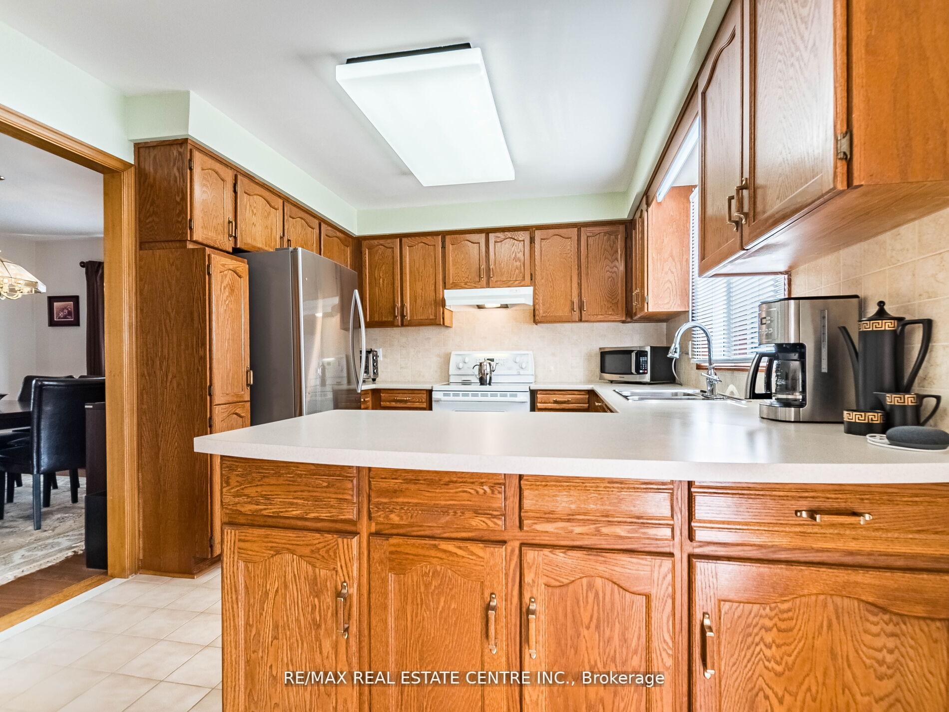 Photo 17 of 34 Inverary Drive, Brampton, Fletcher's Creek South — HOMEH