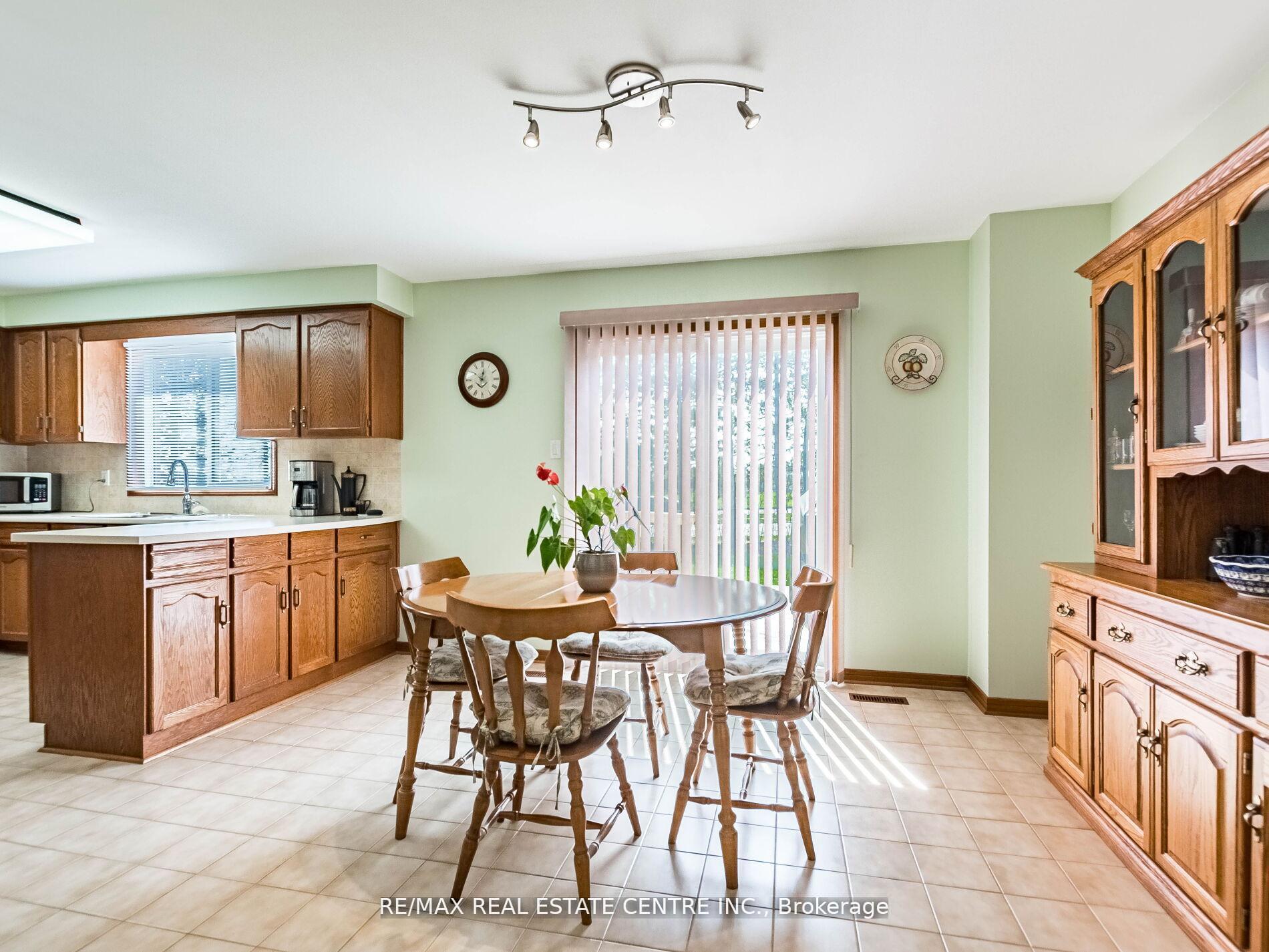 Photo 20 of 34 Inverary Drive, Brampton, Fletcher's Creek South — HOMEH