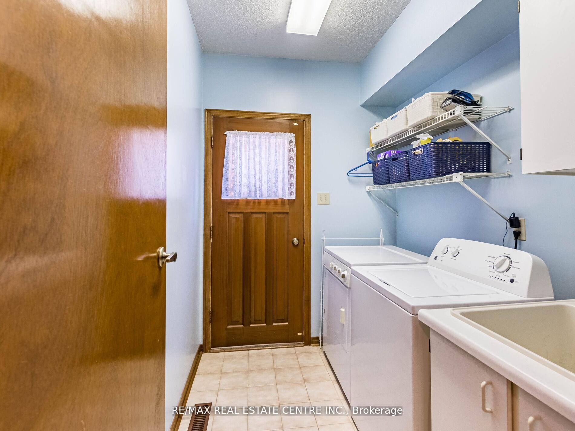 Photo 23 of 34 Inverary Drive, Brampton, Fletcher's Creek South — HOMEH