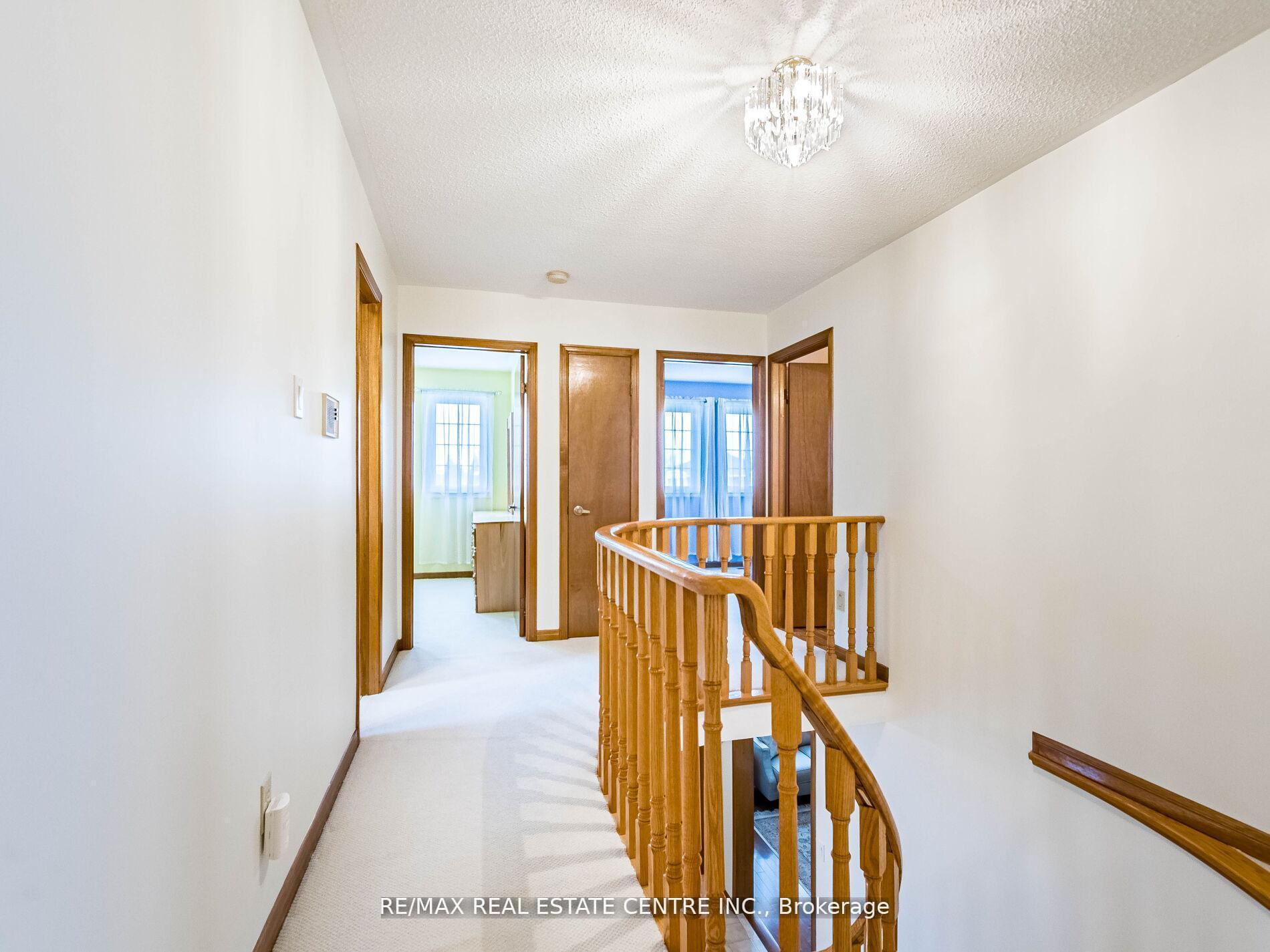 Photo 22 of 34 Inverary Drive, Brampton, Fletcher's Creek South — HOMEH
