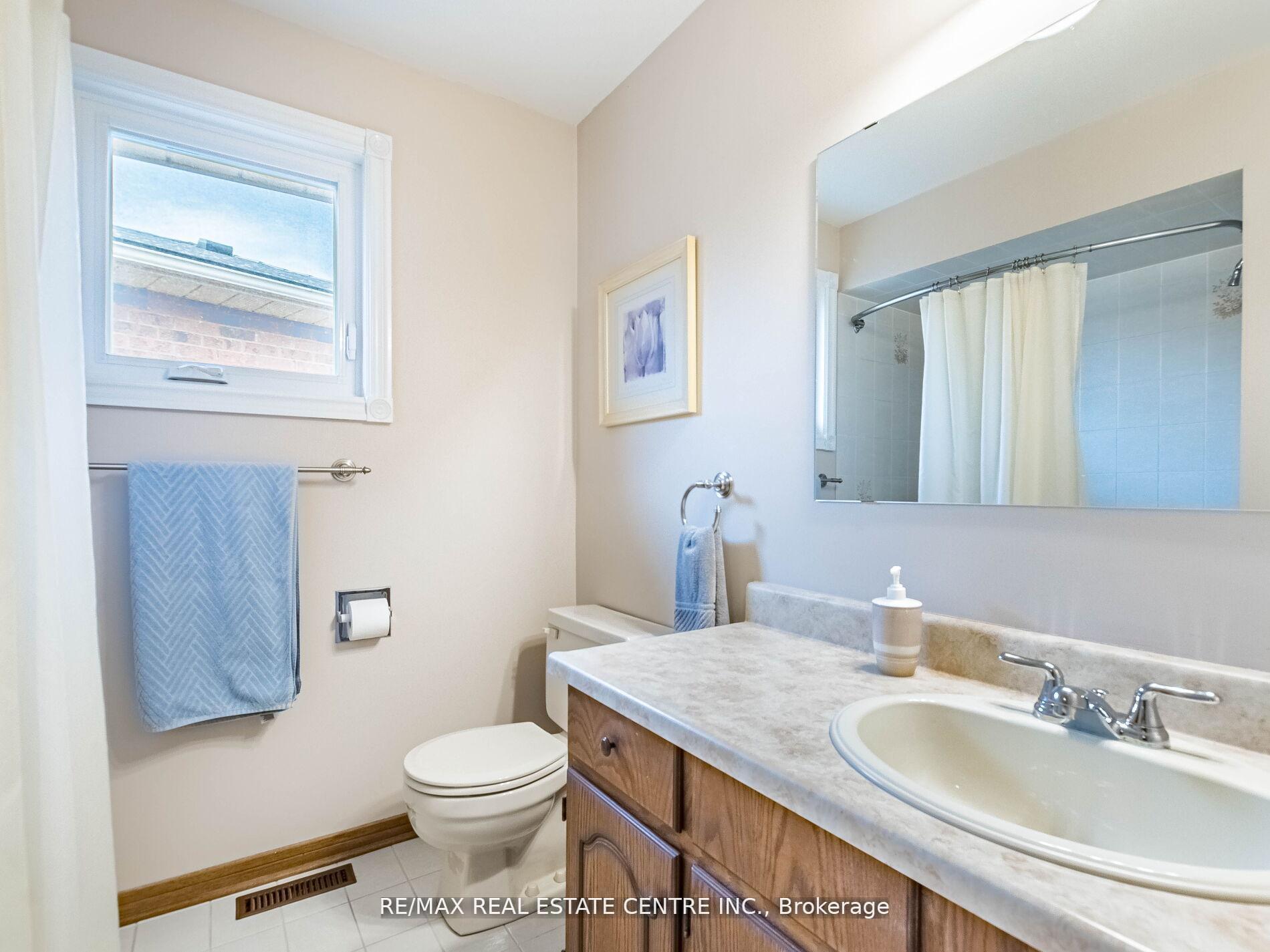 Photo 29 of 34 Inverary Drive, Brampton, Fletcher's Creek South — HOMEH
