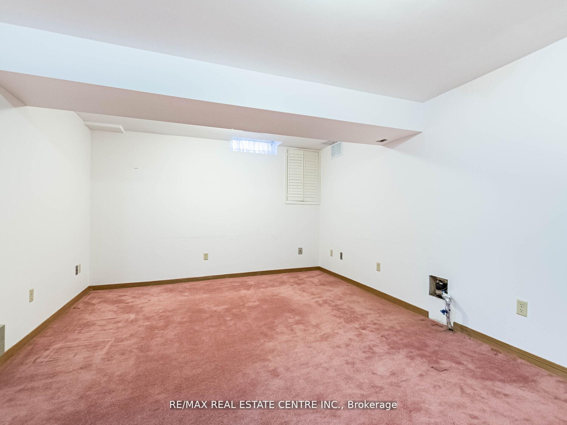 Photo 37 of 34 Inverary Drive, Brampton, Fletcher's Creek South — HOMEH