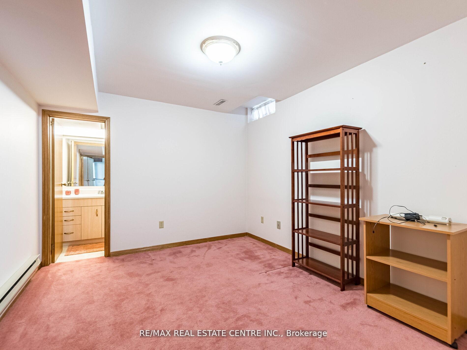 Photo 39 of 34 Inverary Drive, Brampton, Fletcher's Creek South — HOMEH