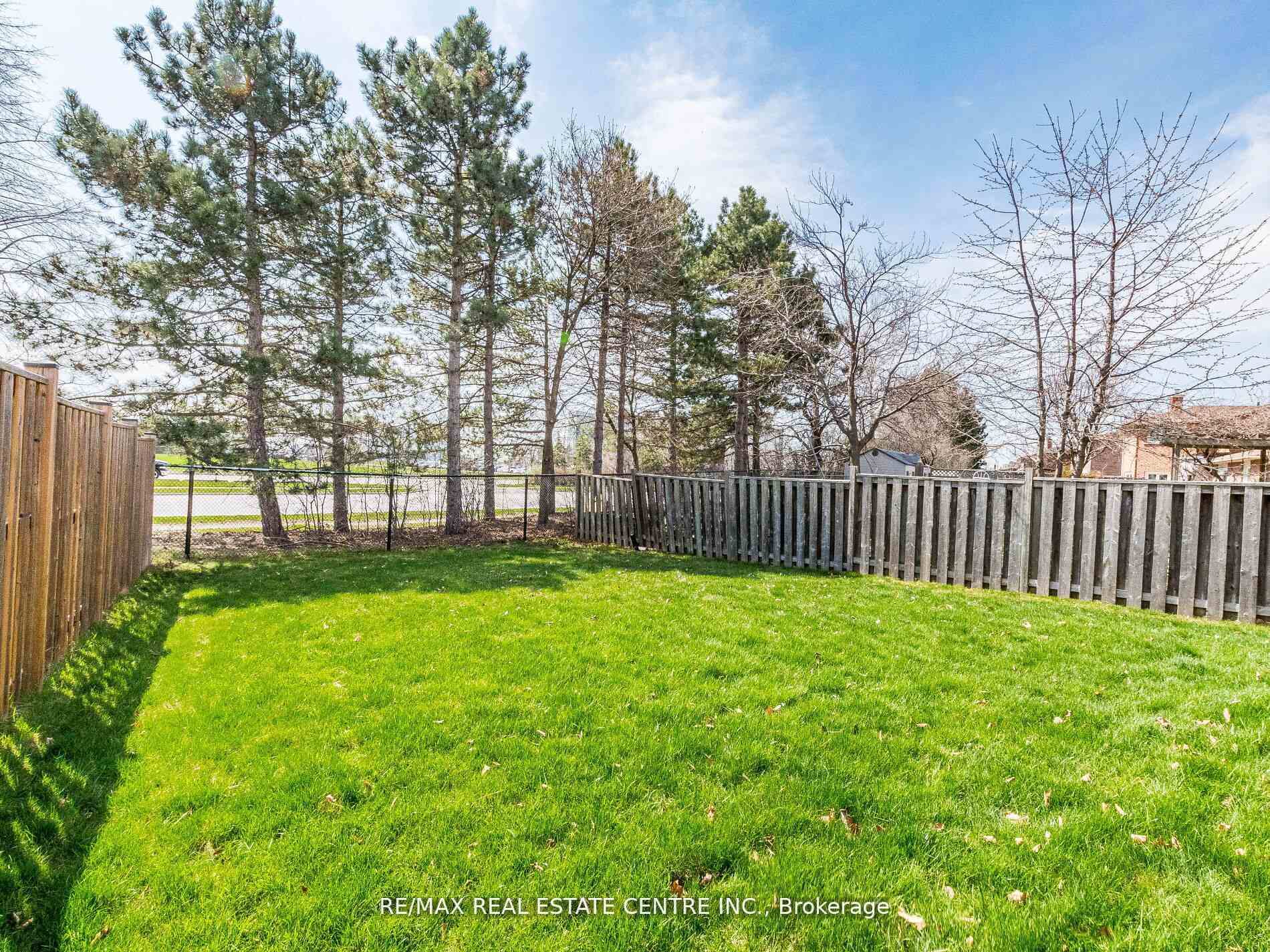 Photo 42 of 34 Inverary Drive, Brampton, Fletcher's Creek South — HOMEH