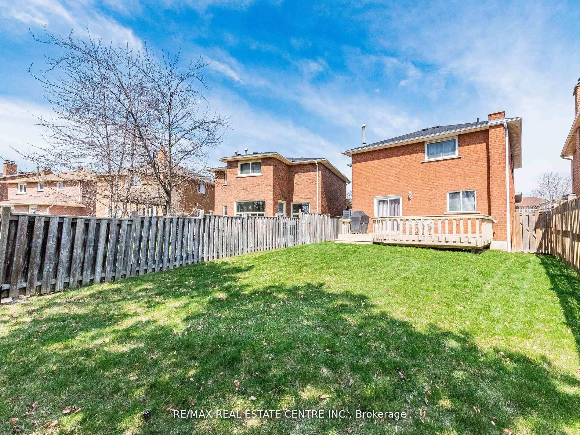Photo 45 of 34 Inverary Drive, Brampton, Fletcher's Creek South — HOMEH