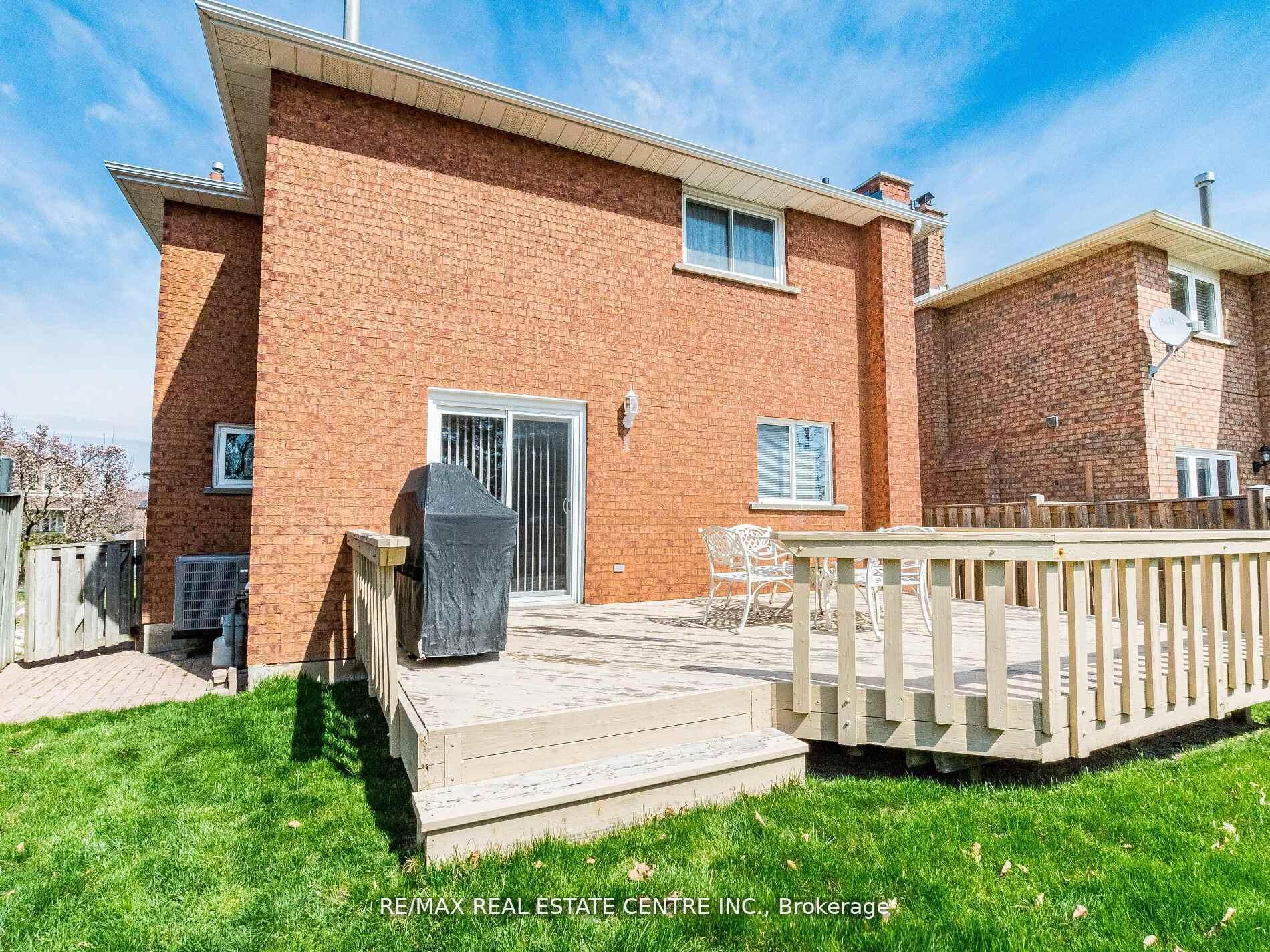 Photo 41 of 34 Inverary Drive, Brampton, Fletcher's Creek South — HOMEH