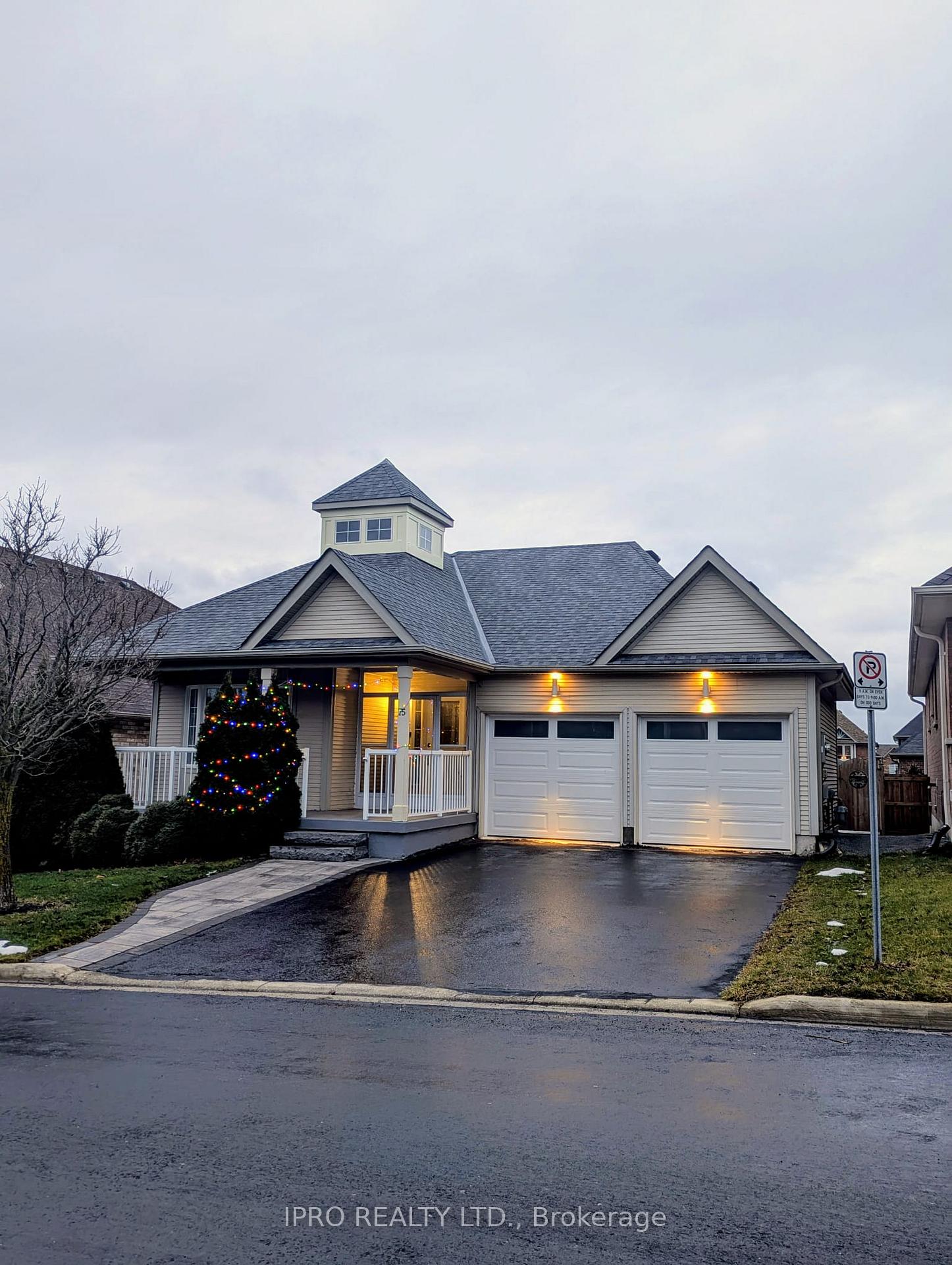 Photo 3 of 75 Ian Drive, Georgina, Keswick South — HOMEH