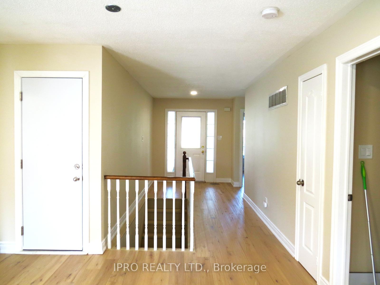 Photo 6 of 75 Ian Drive, Georgina, Keswick South — HOMEH