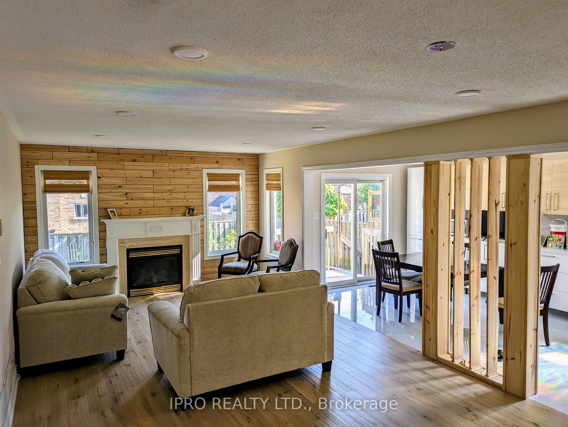 Photo 8 of 75 Ian Drive, Georgina, Keswick South — HOMEH