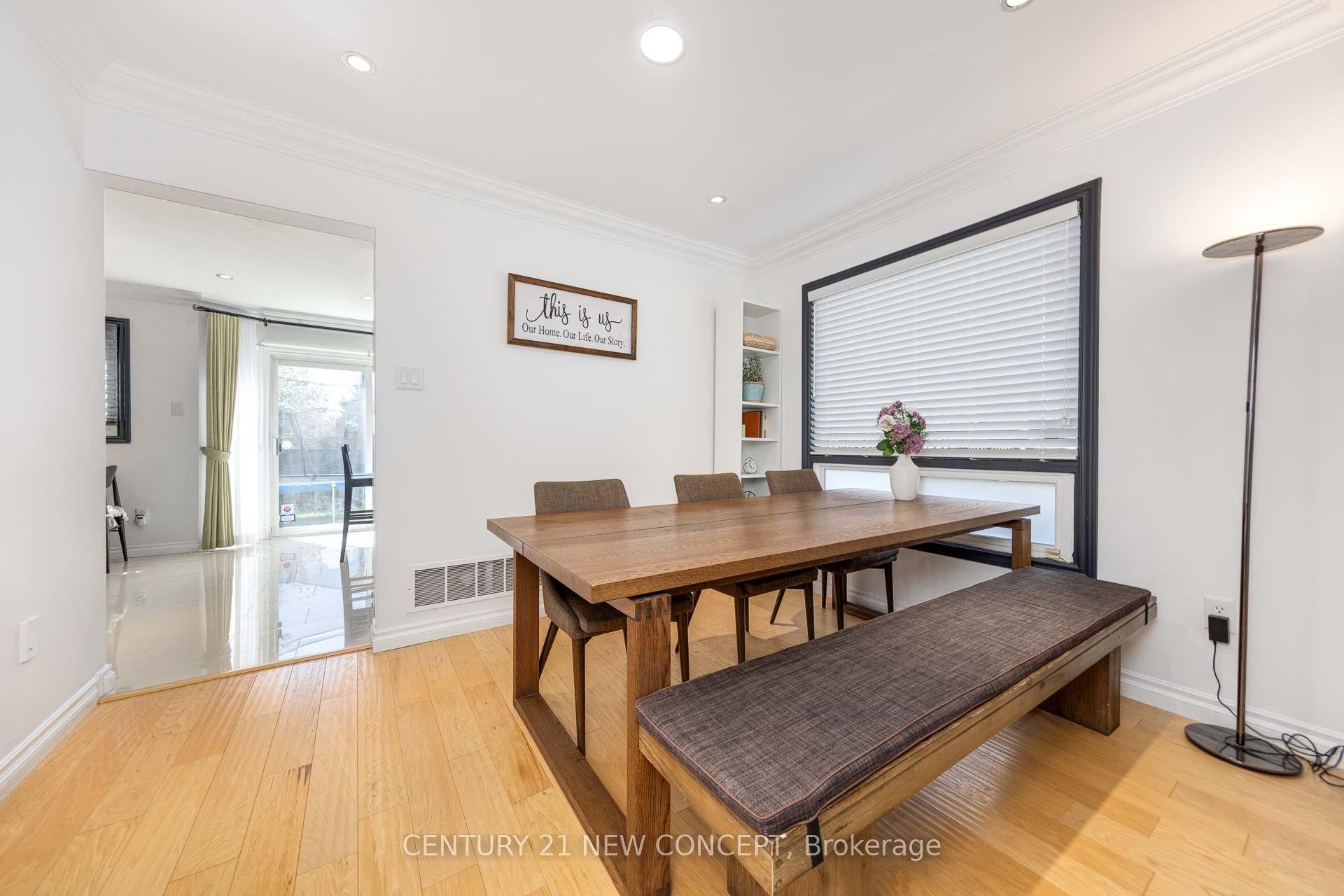 Photo 3 of 88 Bradbeer Crescent, Vaughan, Crestwood-Springfarm-Yorkhill — HOMEH