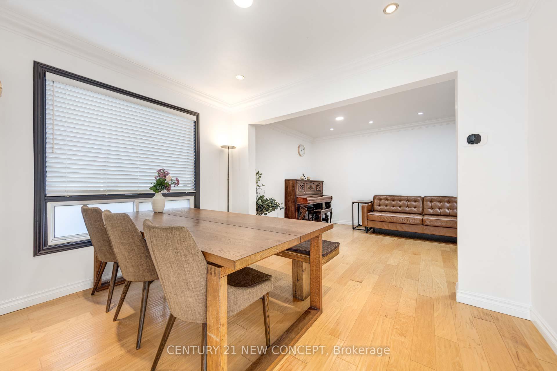 Photo 5 of 88 Bradbeer Crescent, Vaughan, Crestwood-Springfarm-Yorkhill — HOMEH