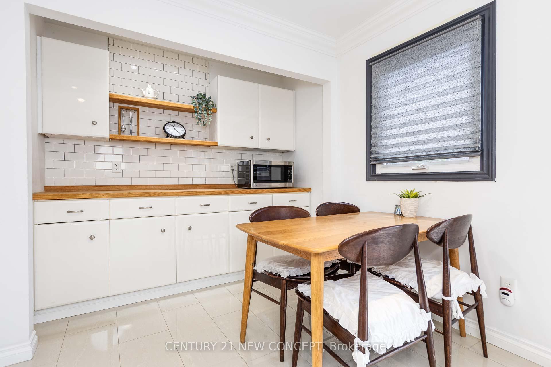 Photo 6 of 88 Bradbeer Crescent, Vaughan, Crestwood-Springfarm-Yorkhill — HOMEH