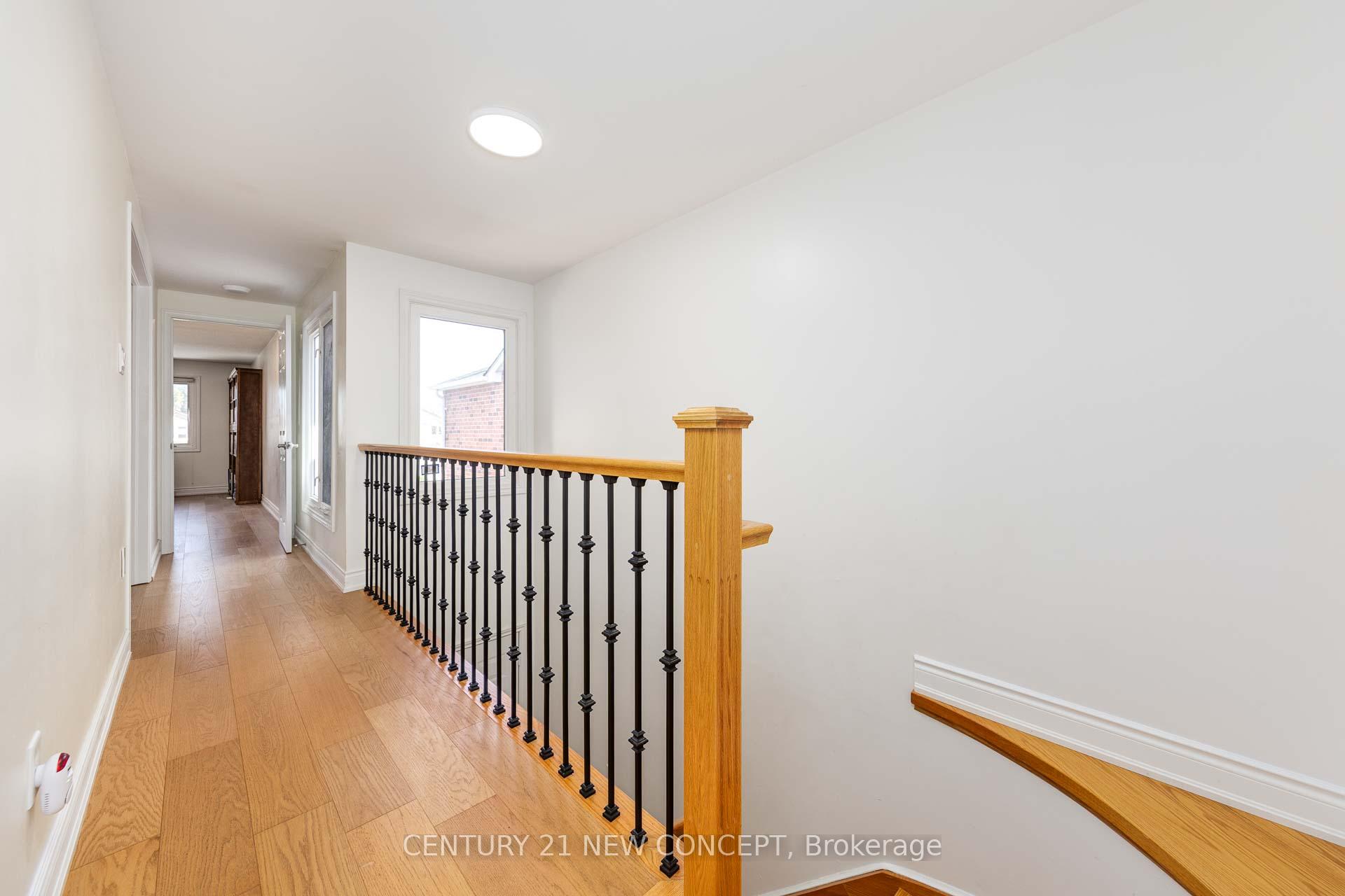 Photo 11 of 88 Bradbeer Crescent, Vaughan, Crestwood-Springfarm-Yorkhill — HOMEH
