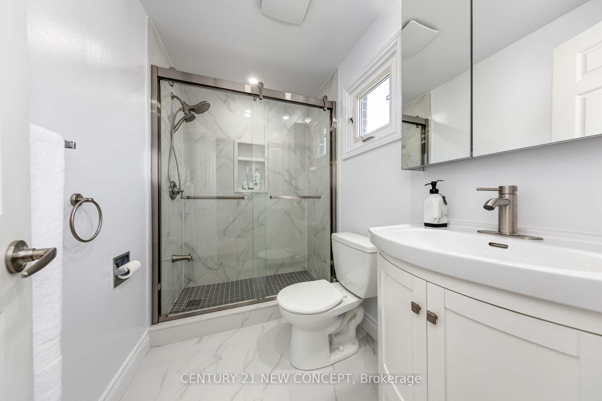 Photo 14 of 88 Bradbeer Crescent, Vaughan, Crestwood-Springfarm-Yorkhill — HOMEH