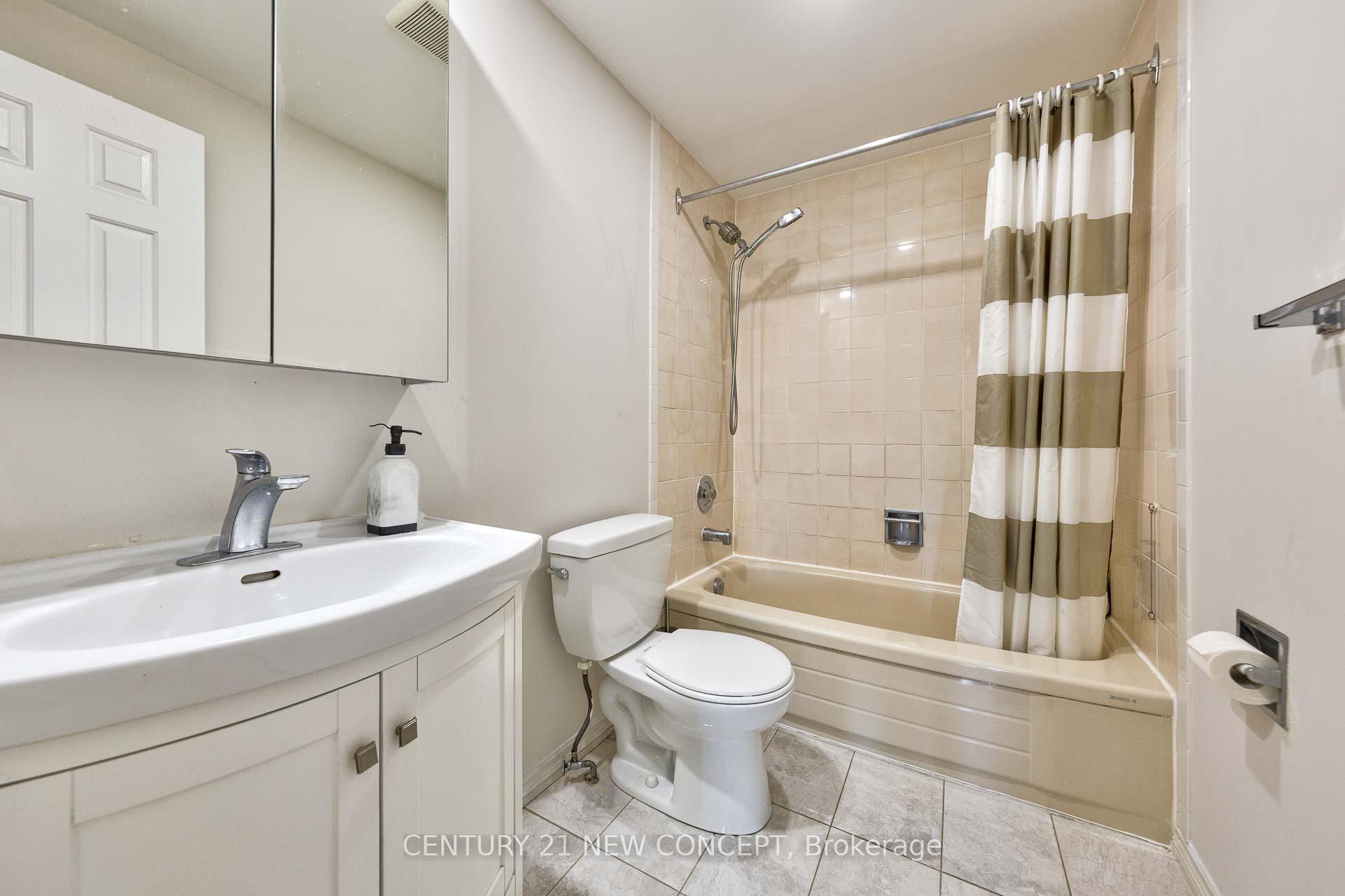 Photo 18 of 88 Bradbeer Crescent, Vaughan, Crestwood-Springfarm-Yorkhill — HOMEH