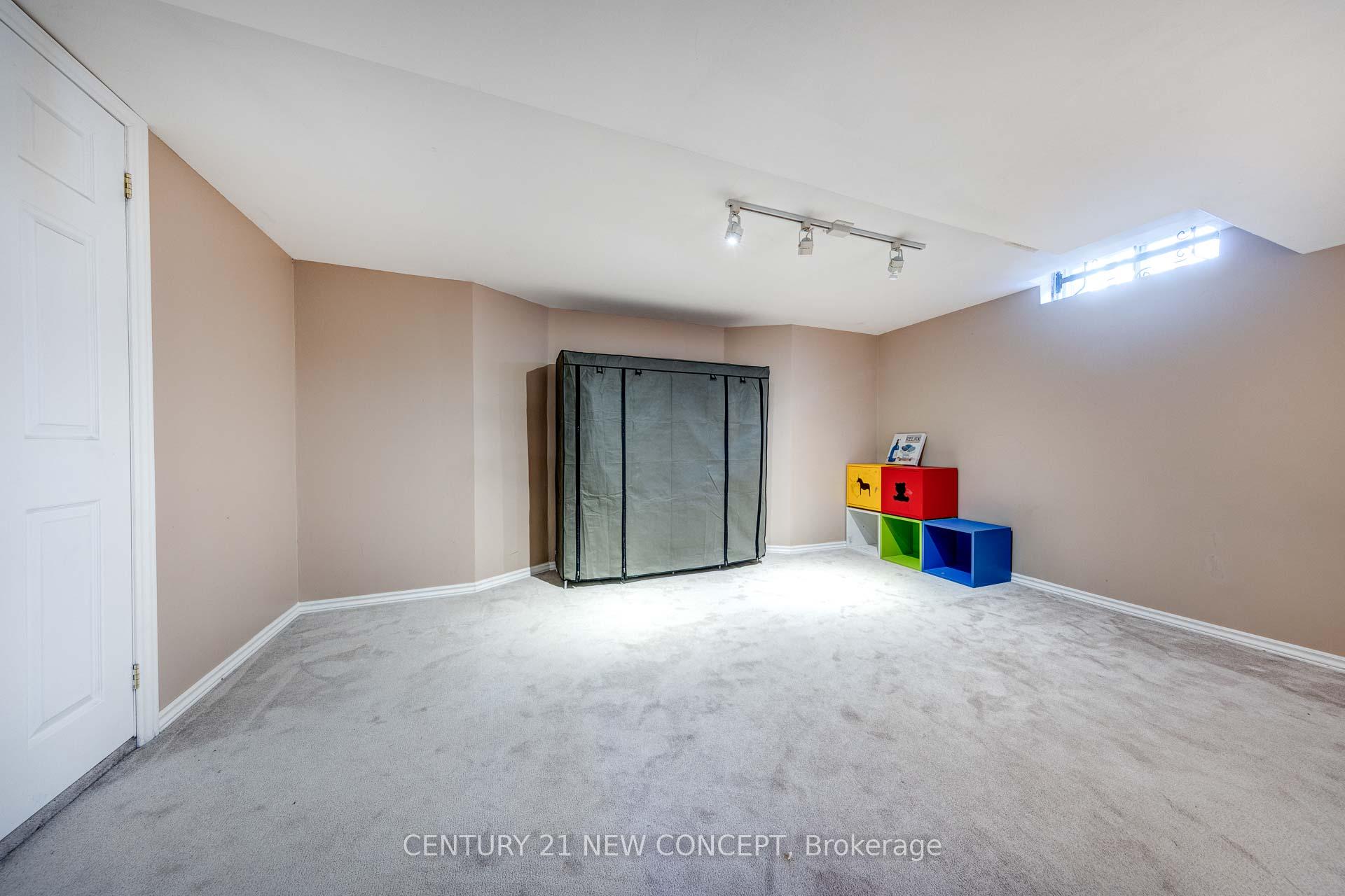 Photo 25 of 88 Bradbeer Crescent, Vaughan, Crestwood-Springfarm-Yorkhill — HOMEH