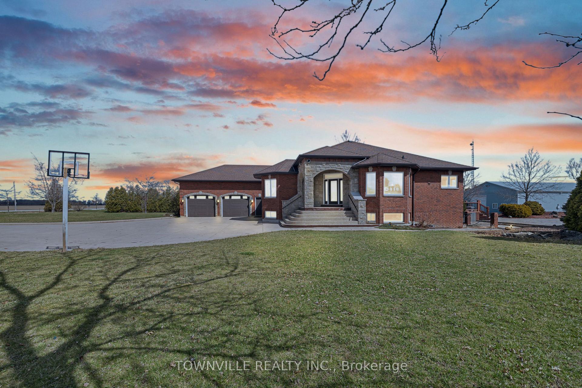 Photo 1 of 7400 11th Concession Road, Tecumseh — HOMEH