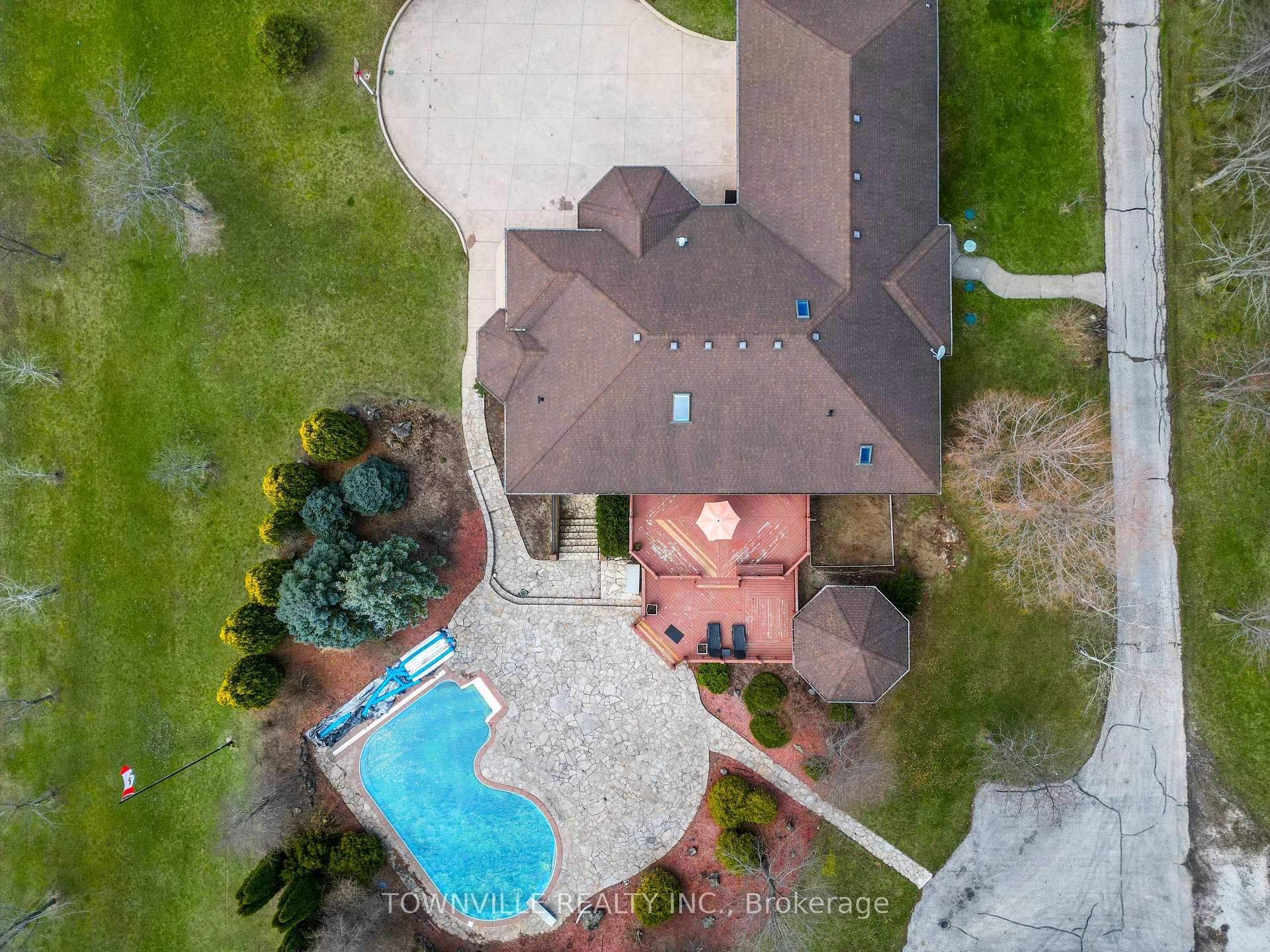 Photo 6 of 7400 11th Concession Road, Tecumseh — HOMEH