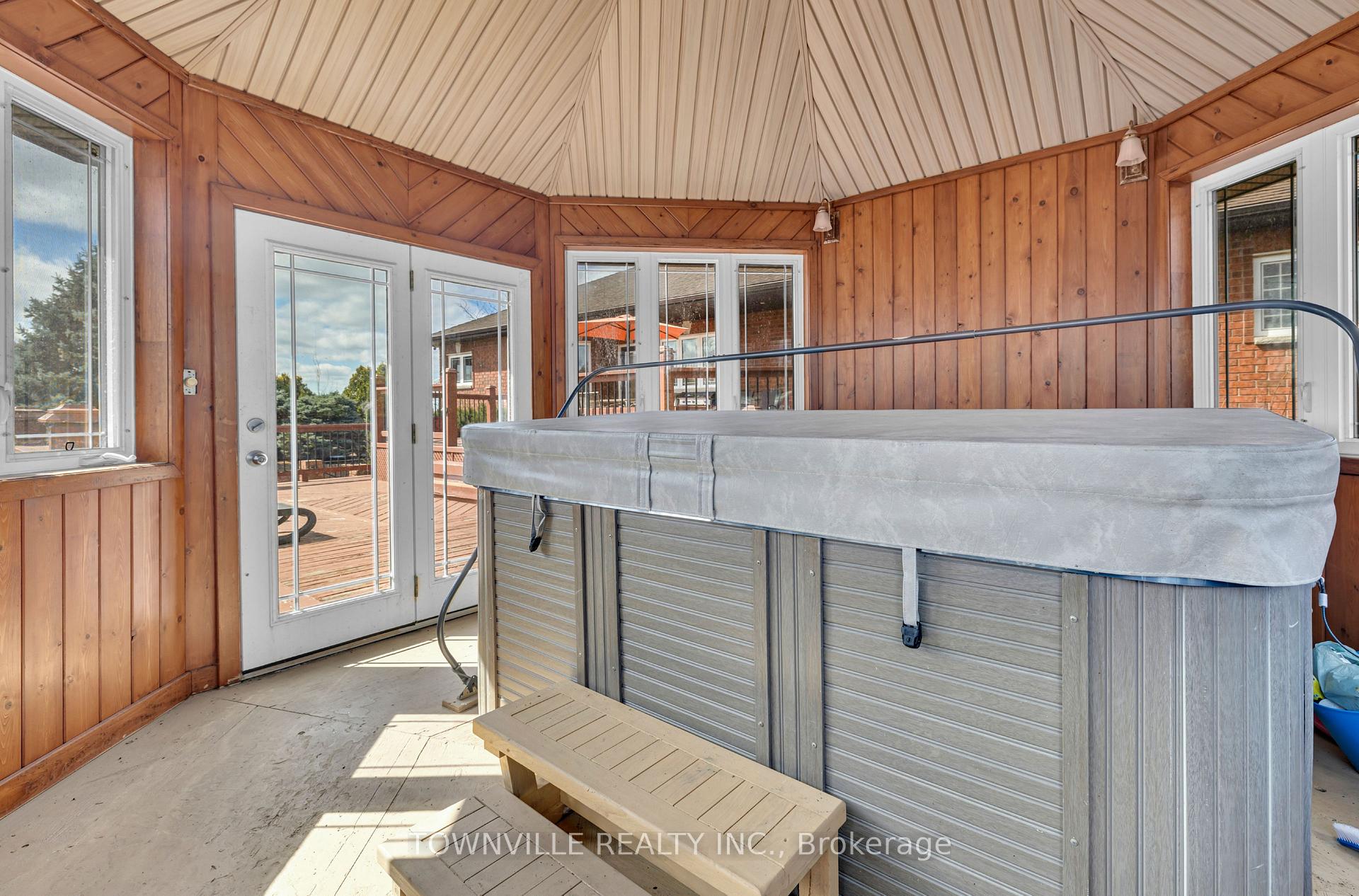 Photo 8 of 7400 11th Concession Road, Tecumseh — HOMEH