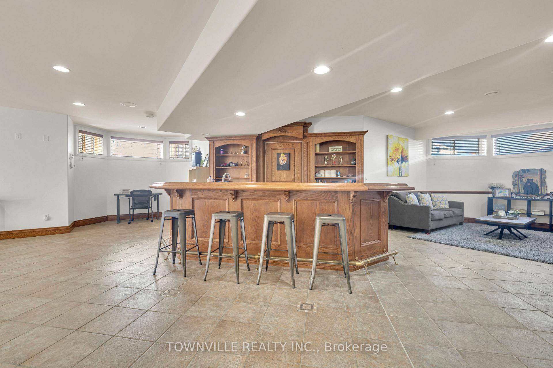 Photo 11 of 7400 11th Concession Road, Tecumseh — HOMEH