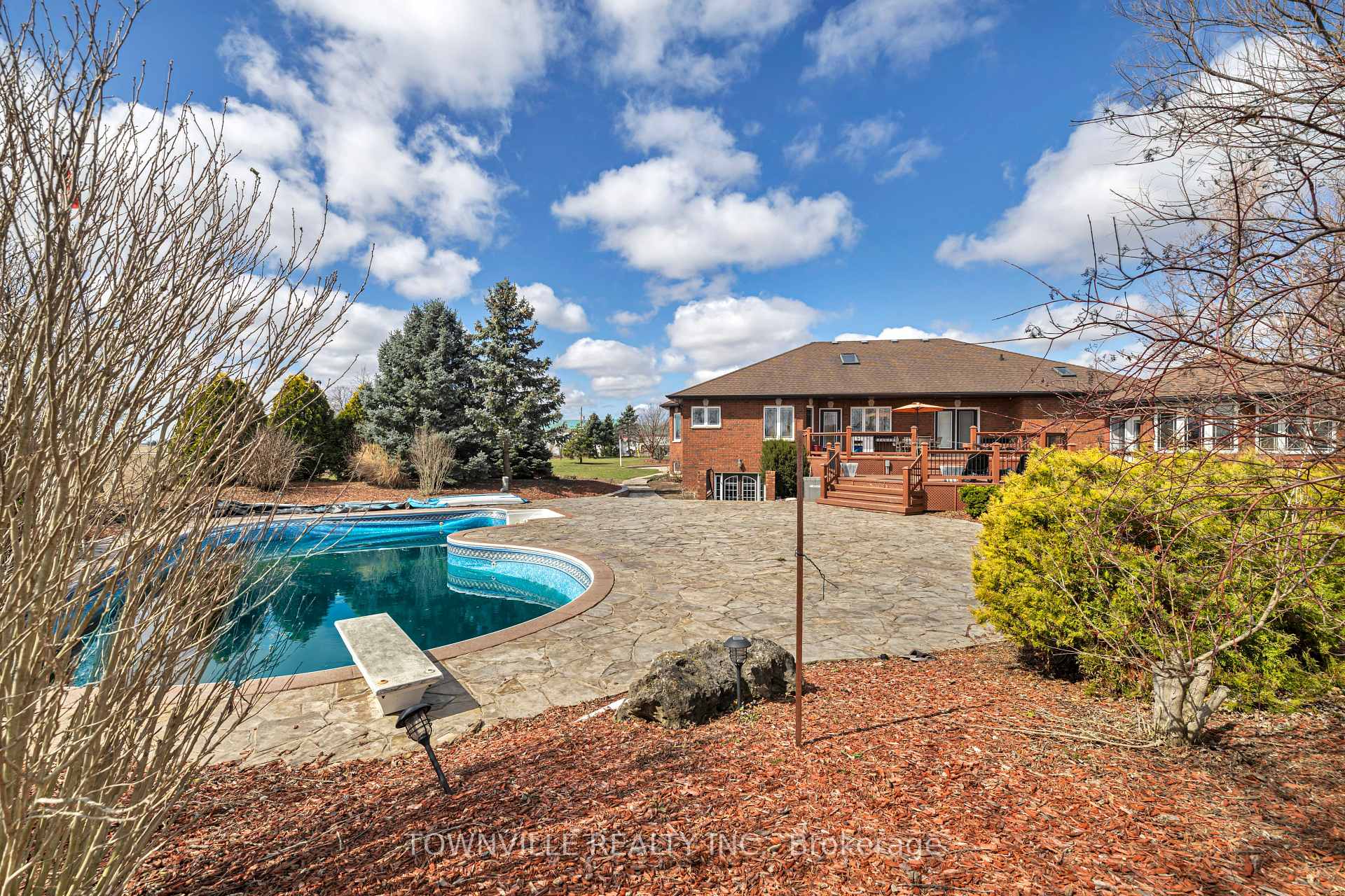 Photo 12 of 7400 11th Concession Road, Tecumseh — HOMEH