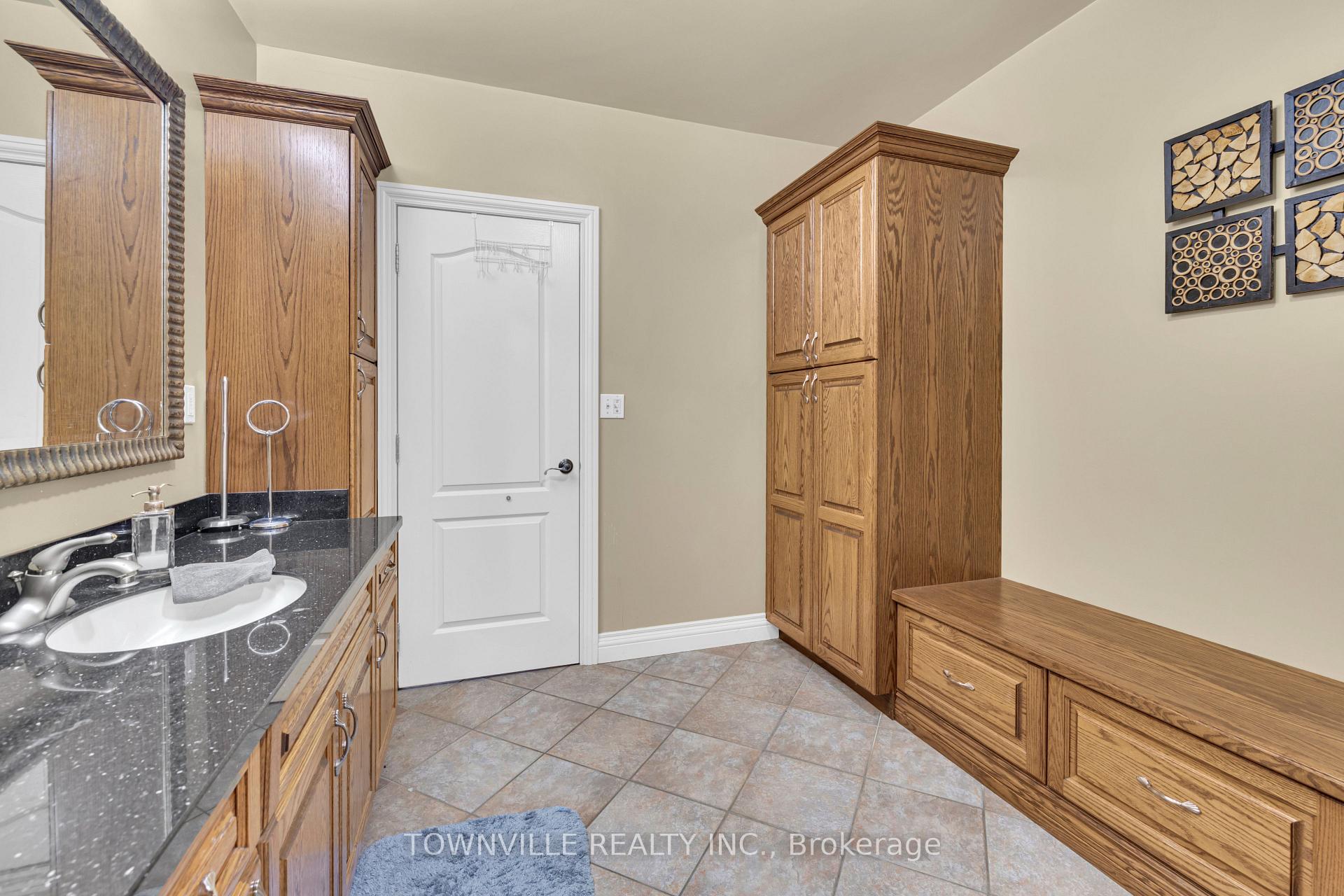 Photo 17 of 7400 11th Concession Road, Tecumseh — HOMEH