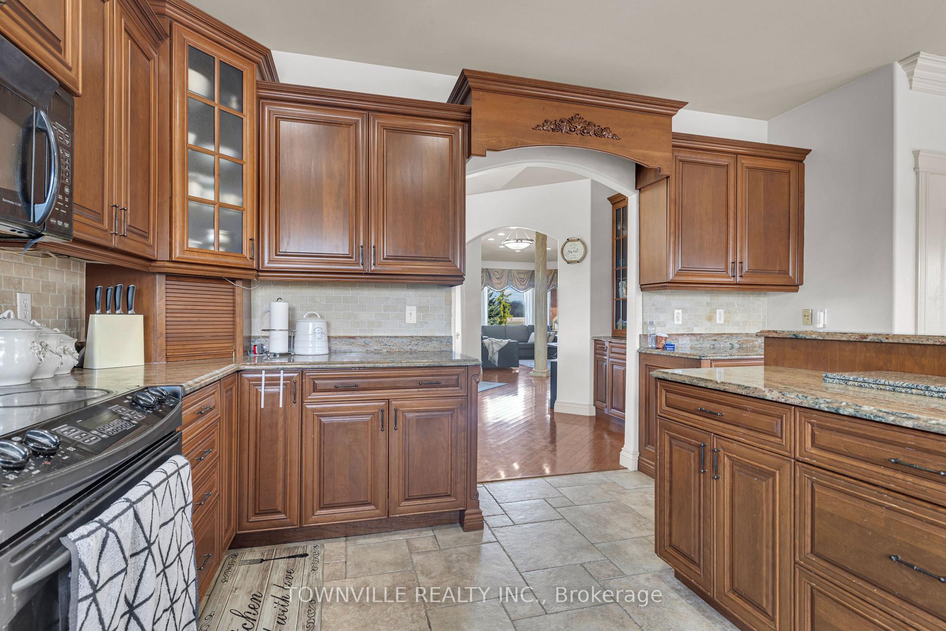 Photo 46 of 7400 11th Concession Road, Tecumseh — HOMEH