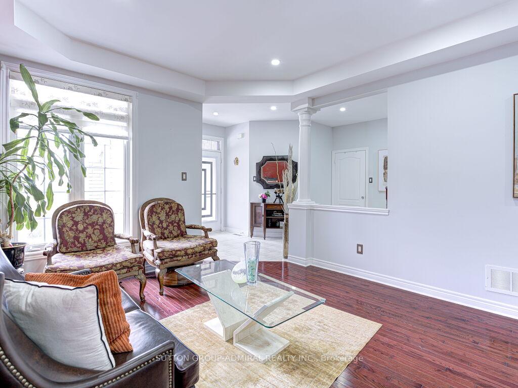 Photo 4 of 14 Maple Valley Street, Brampton, Bram East — HOMEH