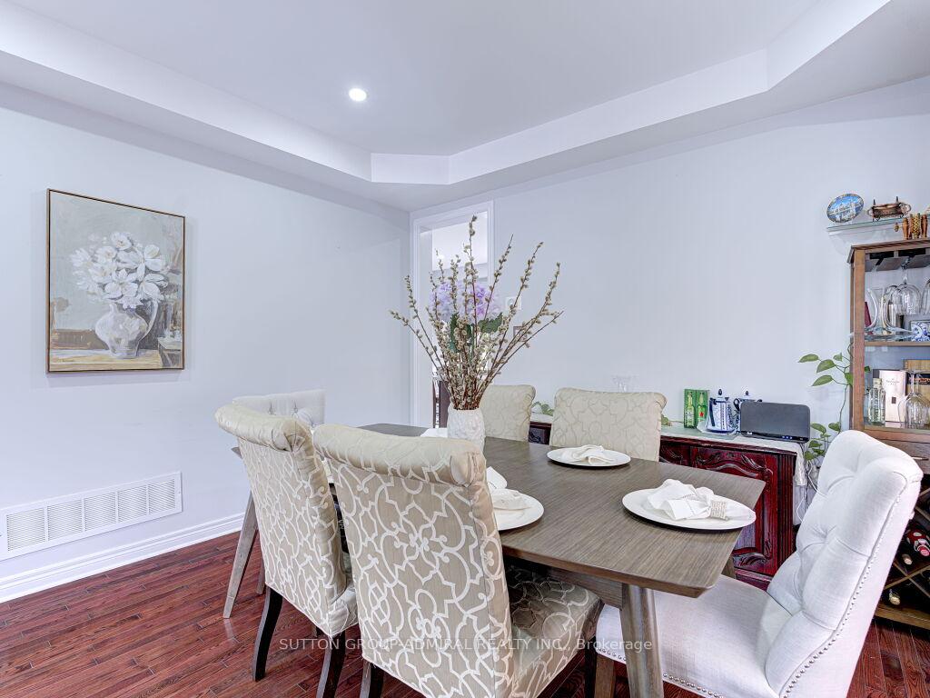 Photo 9 of 14 Maple Valley Street, Brampton, Bram East — HOMEH