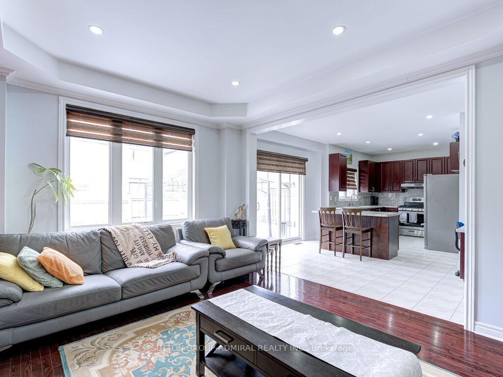Photo 18 of 14 Maple Valley Street, Brampton, Bram East — HOMEH