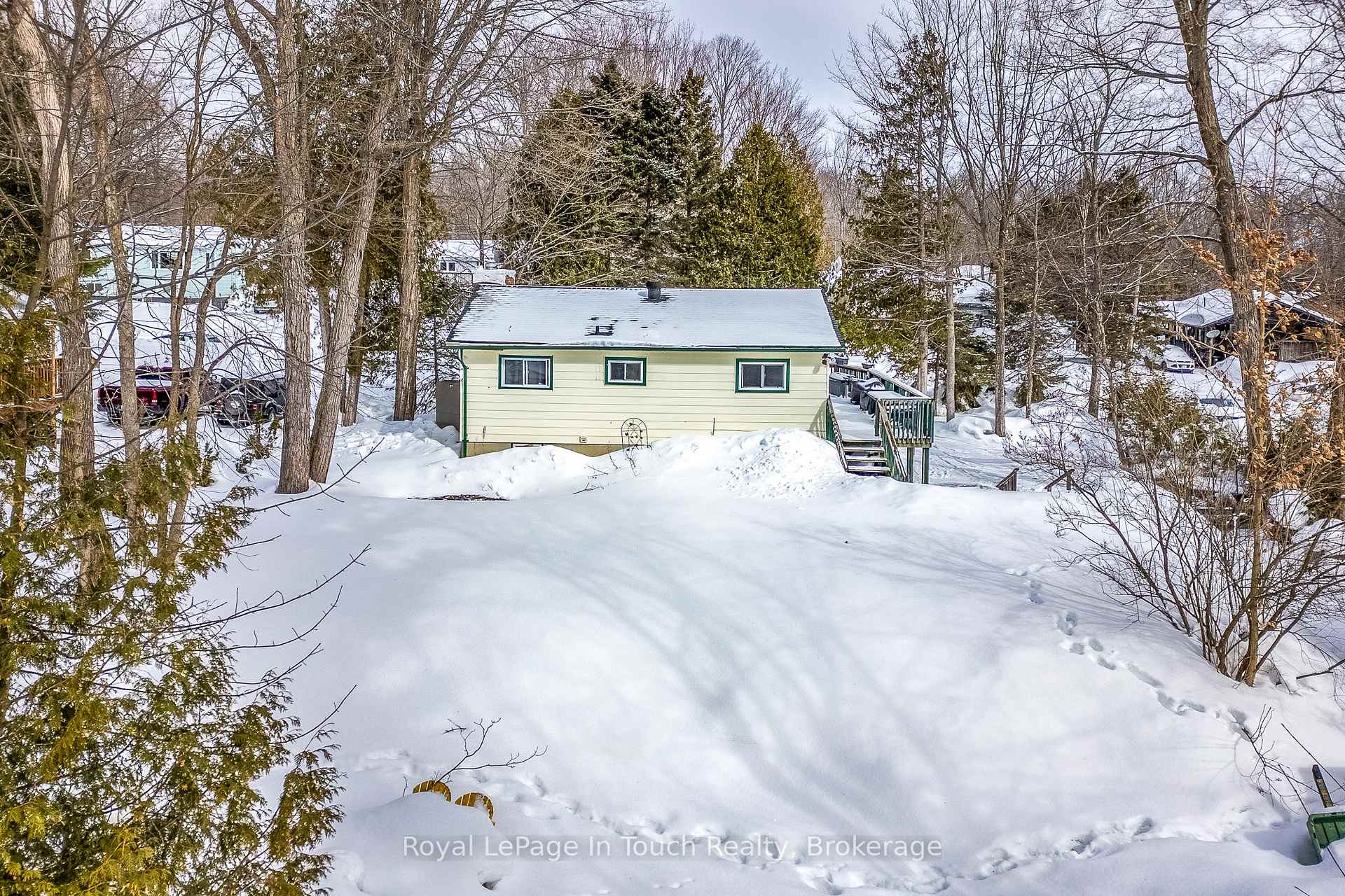 Photo 7 of 7 Dundee Drive, Tiny, Rural Tiny — HOMEH