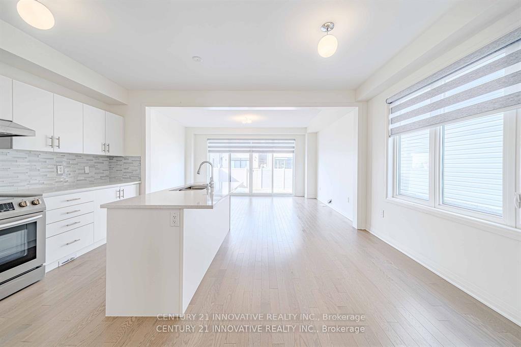 Photo 5 of 46 Clipper Lane, Clarington, Bowmanville — HOMEH