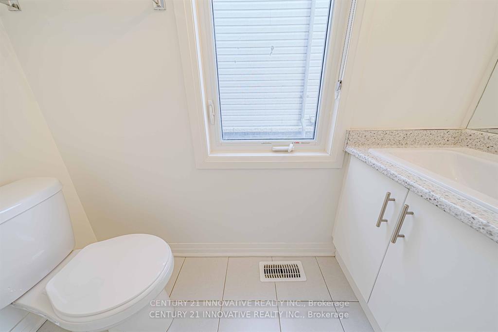 Photo 19 of 46 Clipper Lane, Clarington, Bowmanville — HOMEH