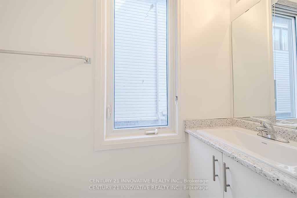 Photo 21 of 46 Clipper Lane, Clarington, Bowmanville — HOMEH