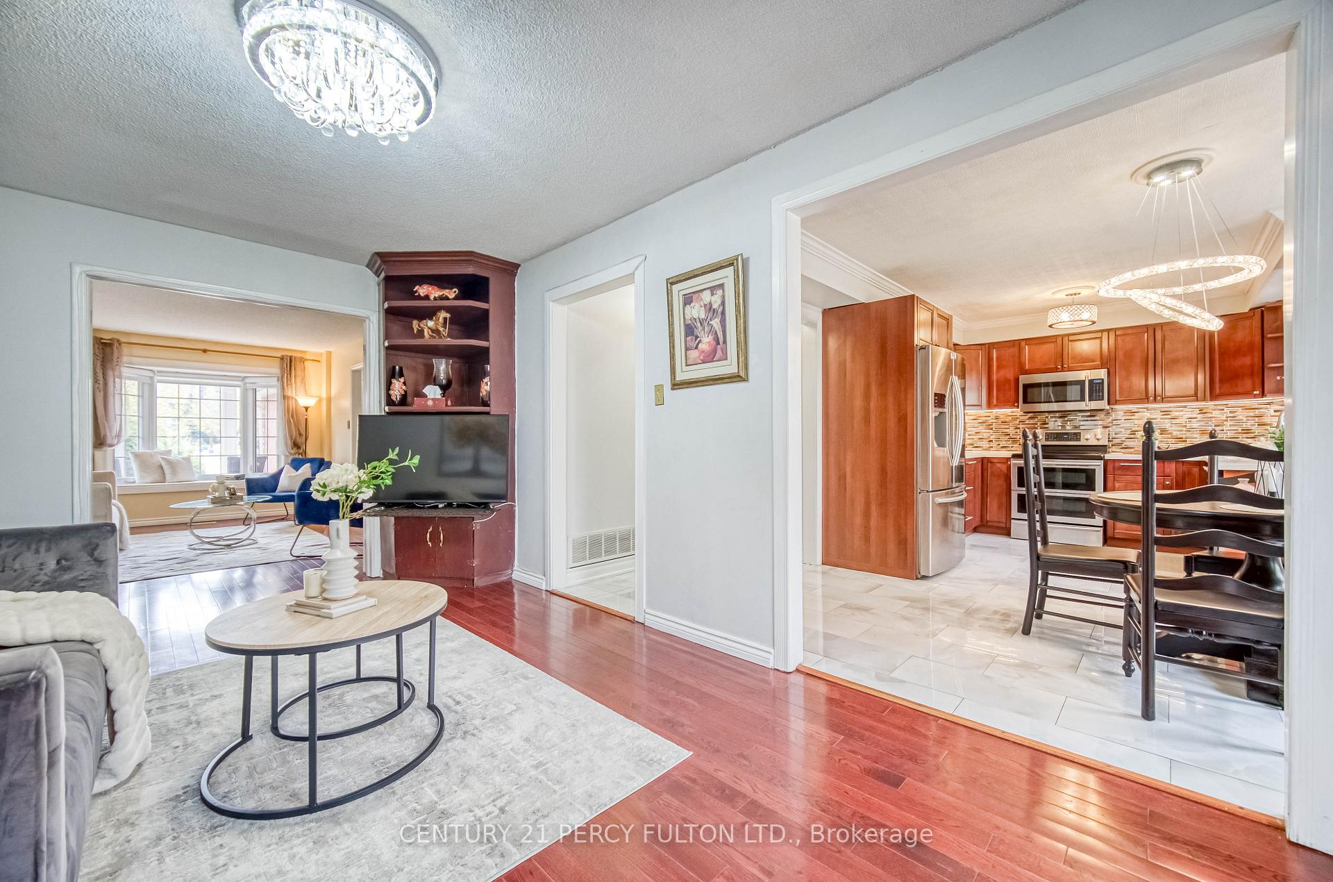 Photo 8 of 82 Chapman Drive, Ajax, Central — HOMEH