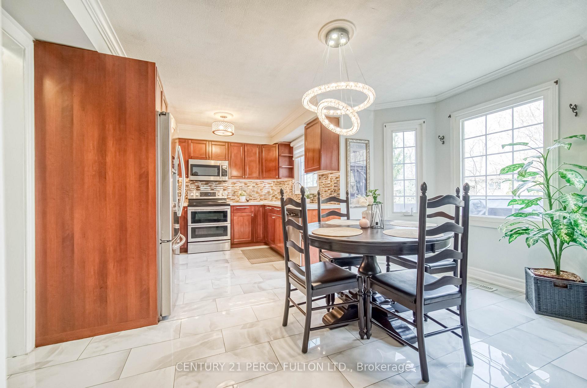 Photo 11 of 82 Chapman Drive, Ajax, Central — HOMEH