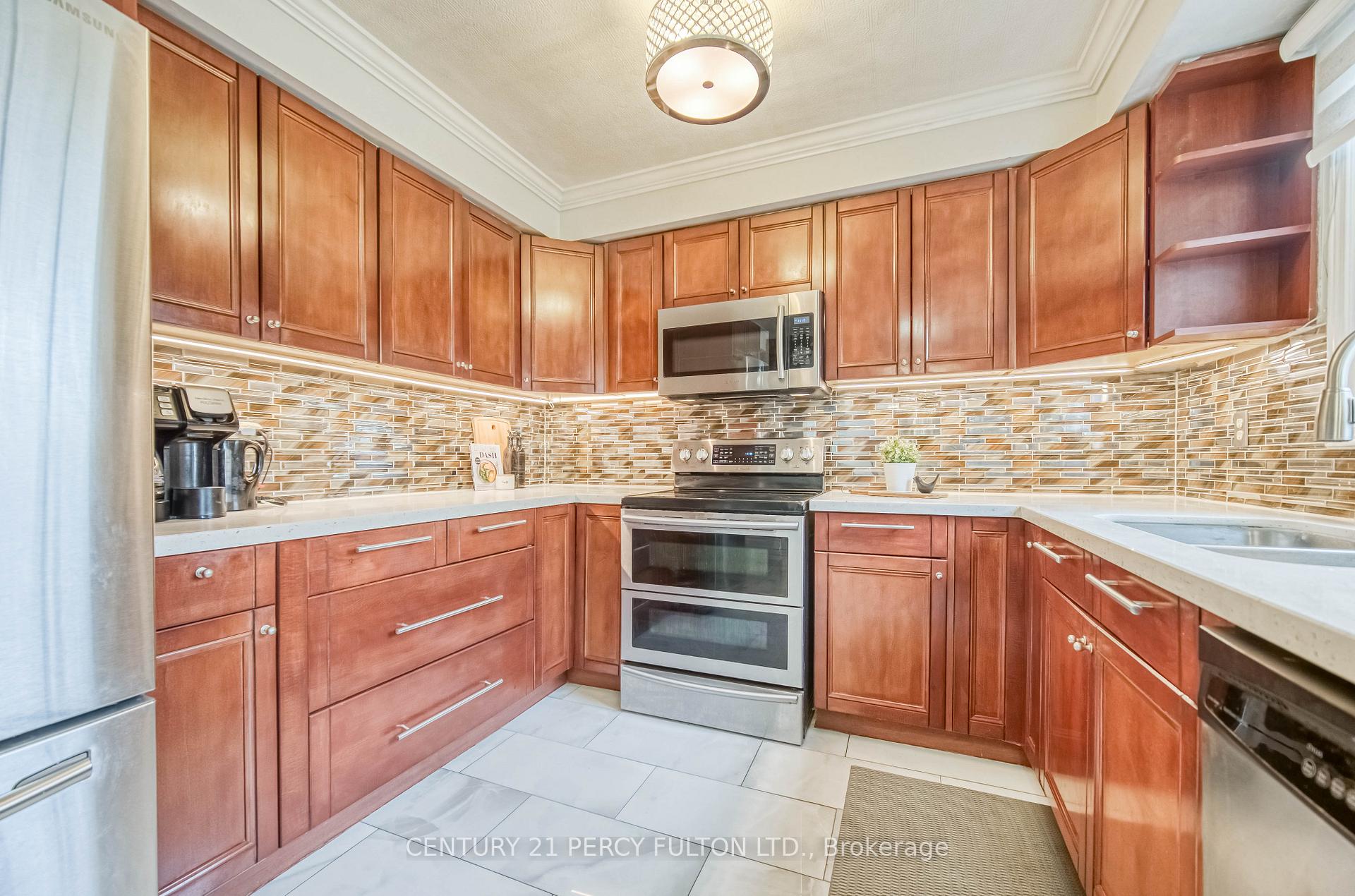 Photo 13 of 82 Chapman Drive, Ajax, Central — HOMEH