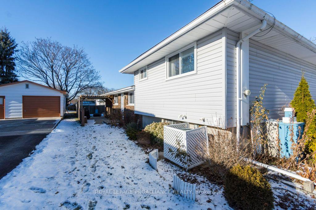 Photo 25 of 1 Stavebank Road, Belleville, Belleville Ward — HOMEH