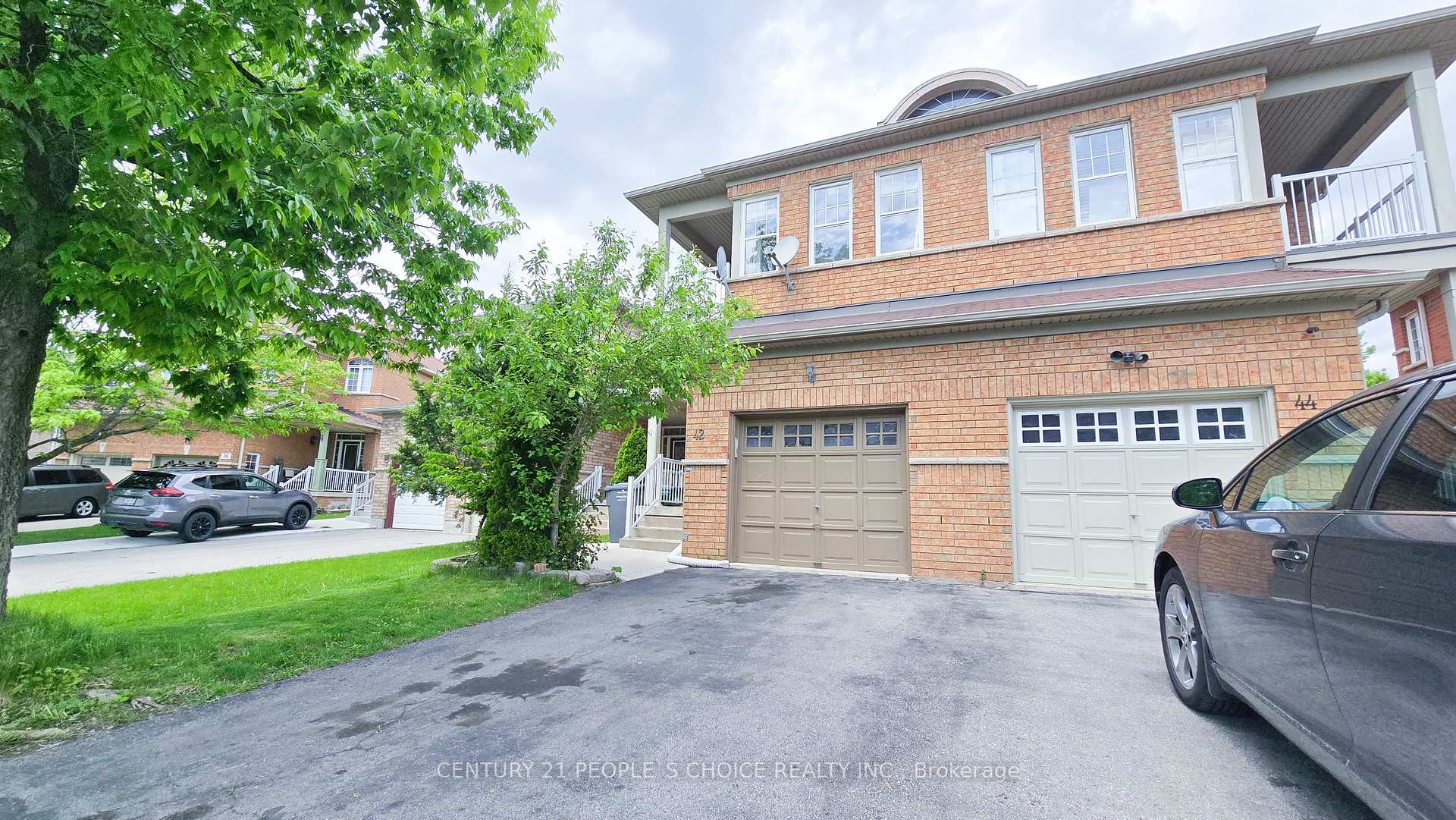 Front of 42 Deepcoral Court W