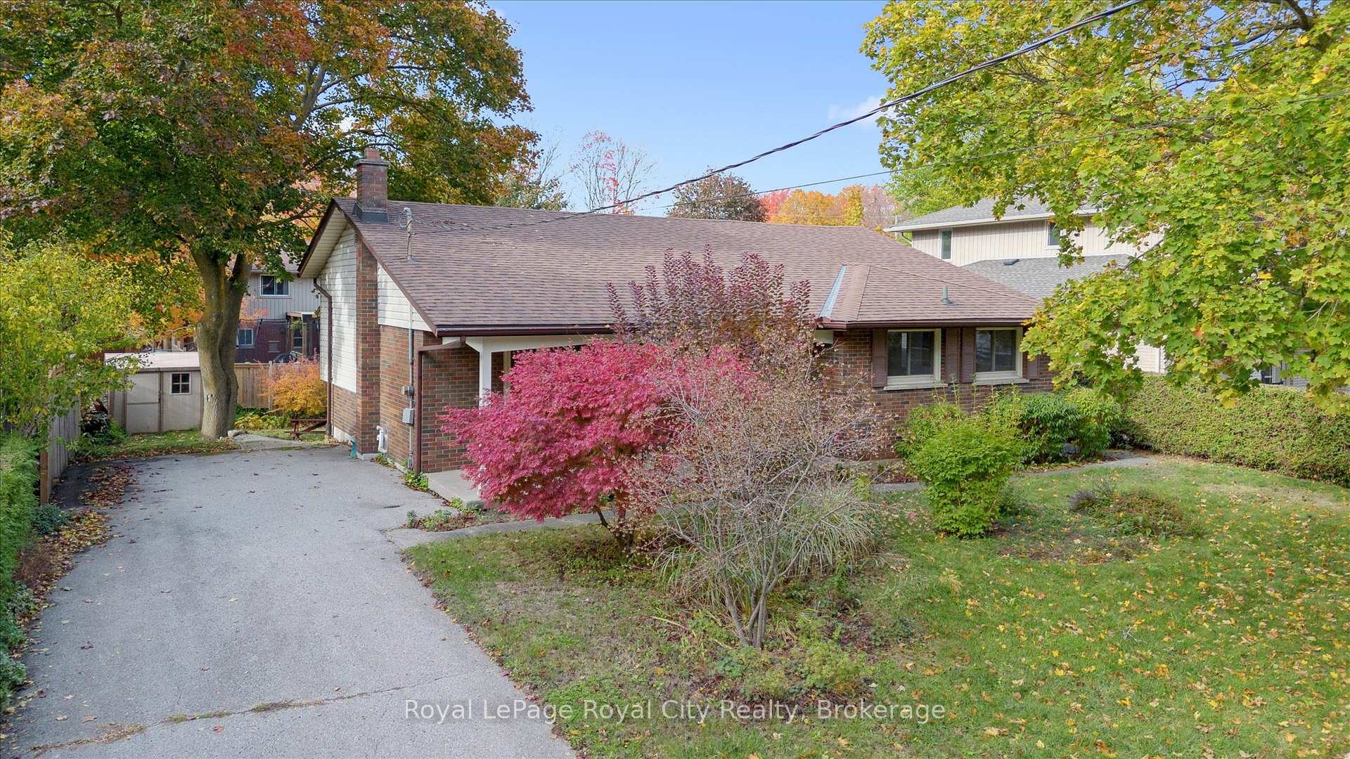 Photo 2 of 27 Cedar Street, Guelph, Dovercliffe Park/Old University — HOMEH