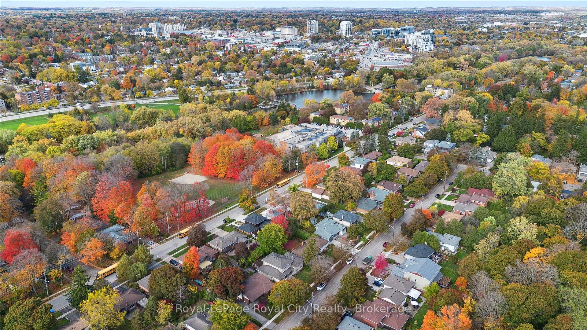 Photo 4 of 27 Cedar Street, Guelph, Dovercliffe Park/Old University — HOMEH