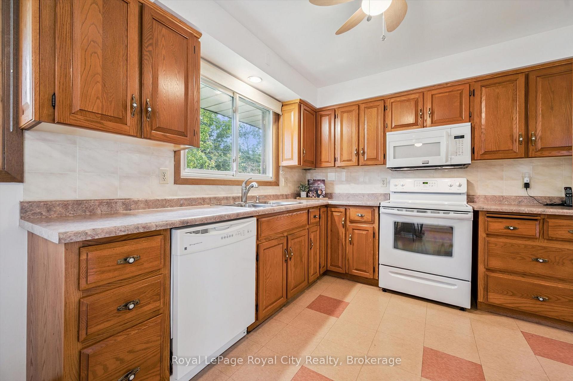 Photo 22 of 27 Cedar Street, Guelph, Dovercliffe Park/Old University — HOMEH