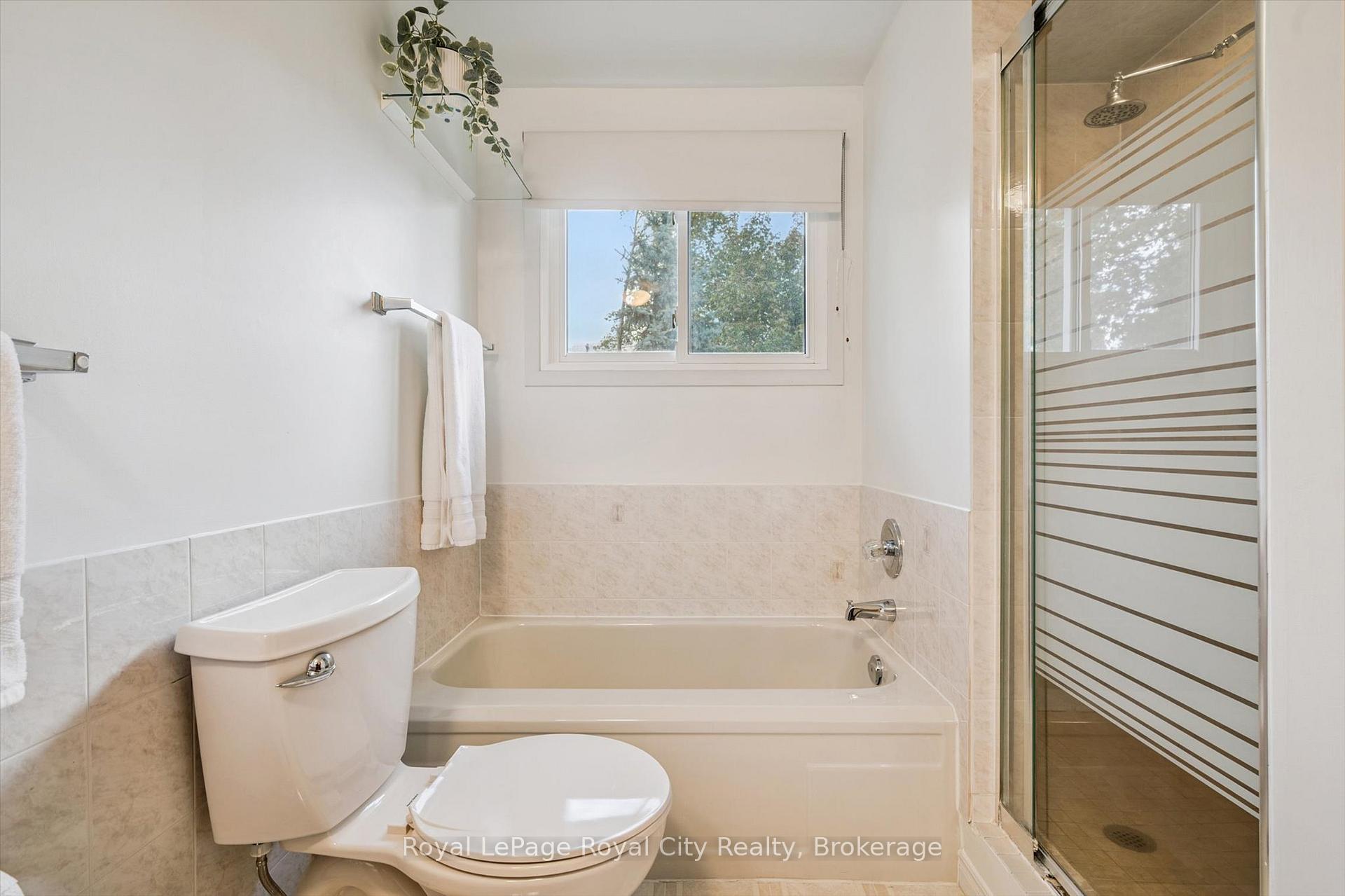 Photo 30 of 27 Cedar Street, Guelph, Dovercliffe Park/Old University — HOMEH
