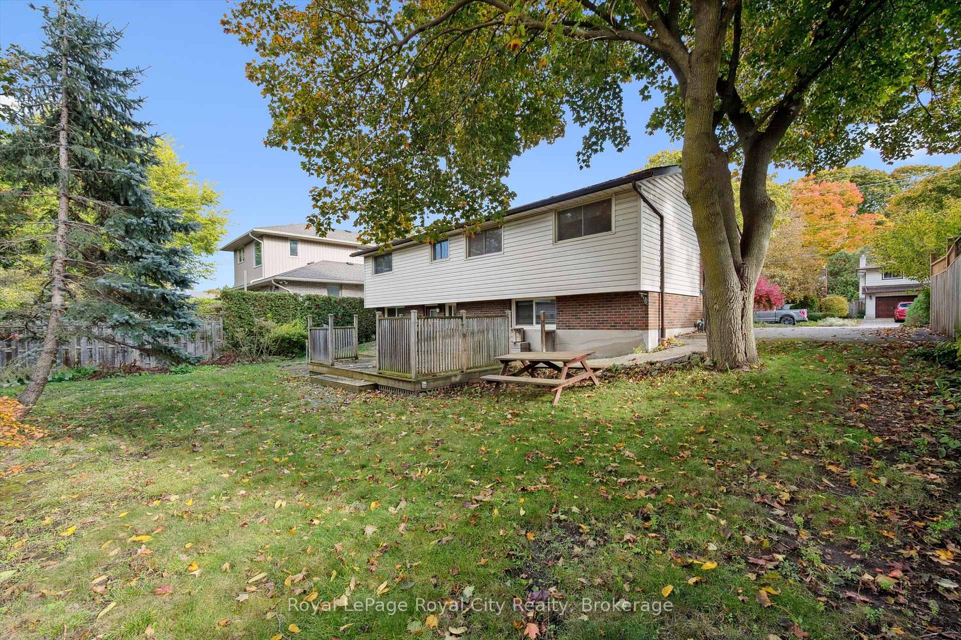 Photo 41 of 27 Cedar Street, Guelph, Dovercliffe Park/Old University — HOMEH