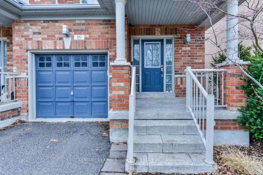 Photo 2 of 90 Barr Crescent, Aurora, Bayview Northeast — HOMEH