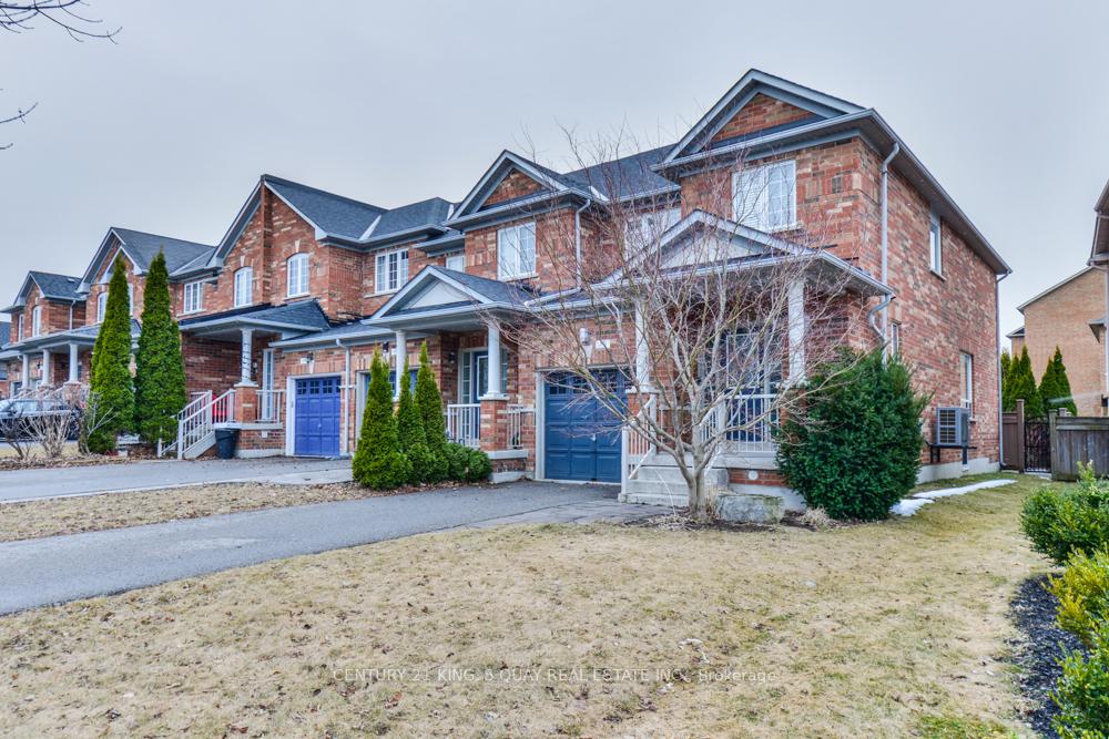 Photo 3 of 90 Barr Crescent, Aurora, Bayview Northeast — HOMEH