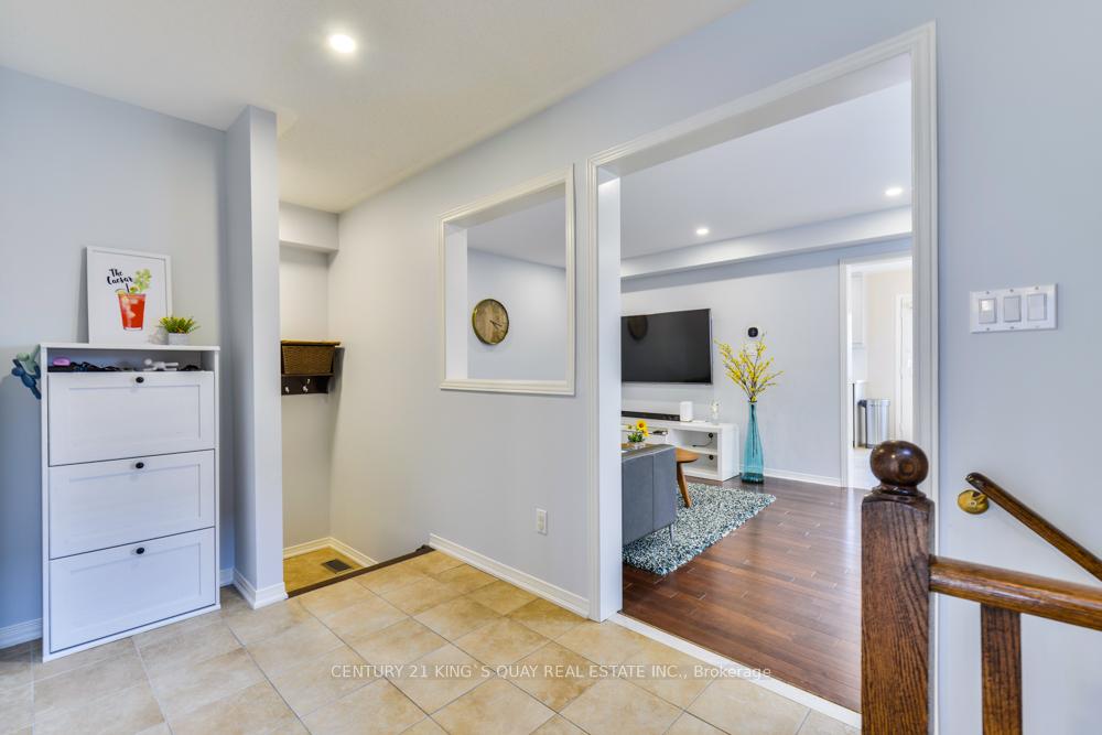 Photo 7 of 90 Barr Crescent, Aurora, Bayview Northeast — HOMEH
