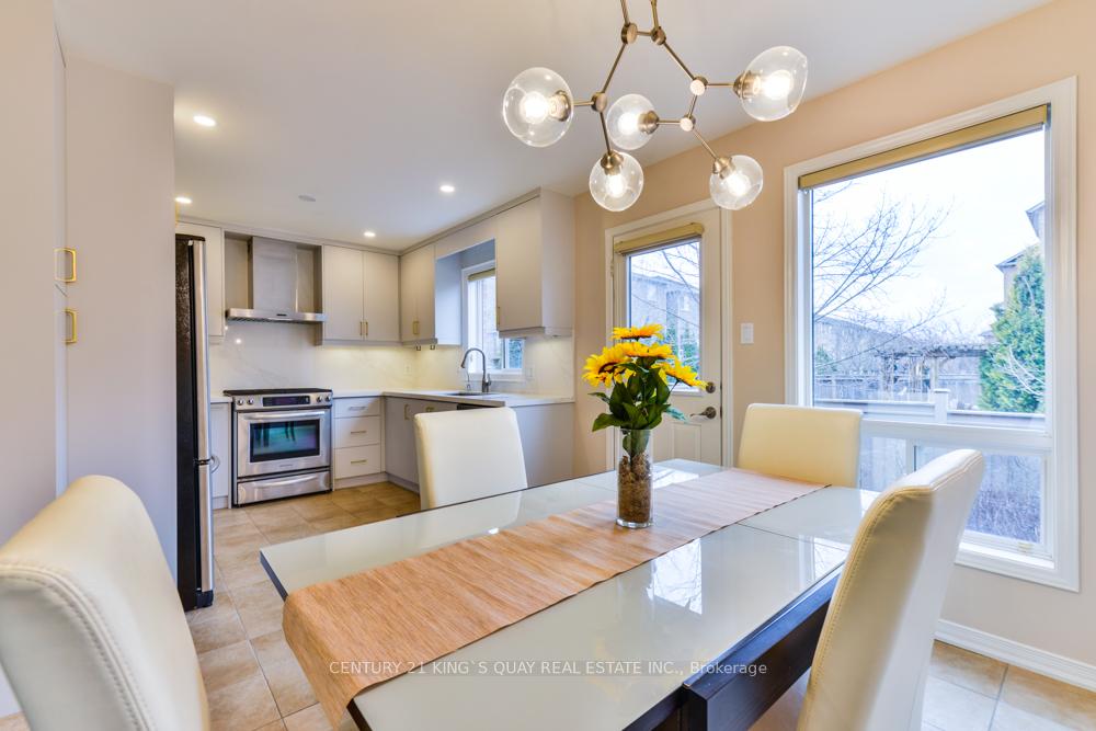 Photo 19 of 90 Barr Crescent, Aurora, Bayview Northeast — HOMEH